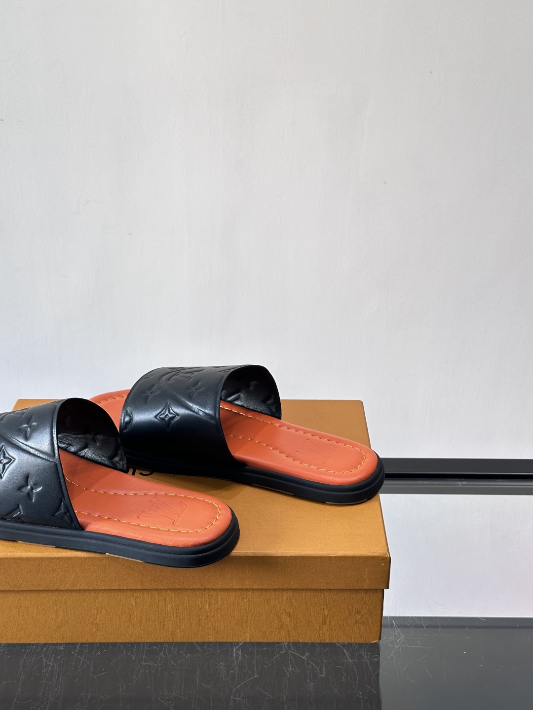 Louis Vuitton ss26new arrival LV驴牌春夏系列新款平底沙滩拖鞋🥿简约精致，