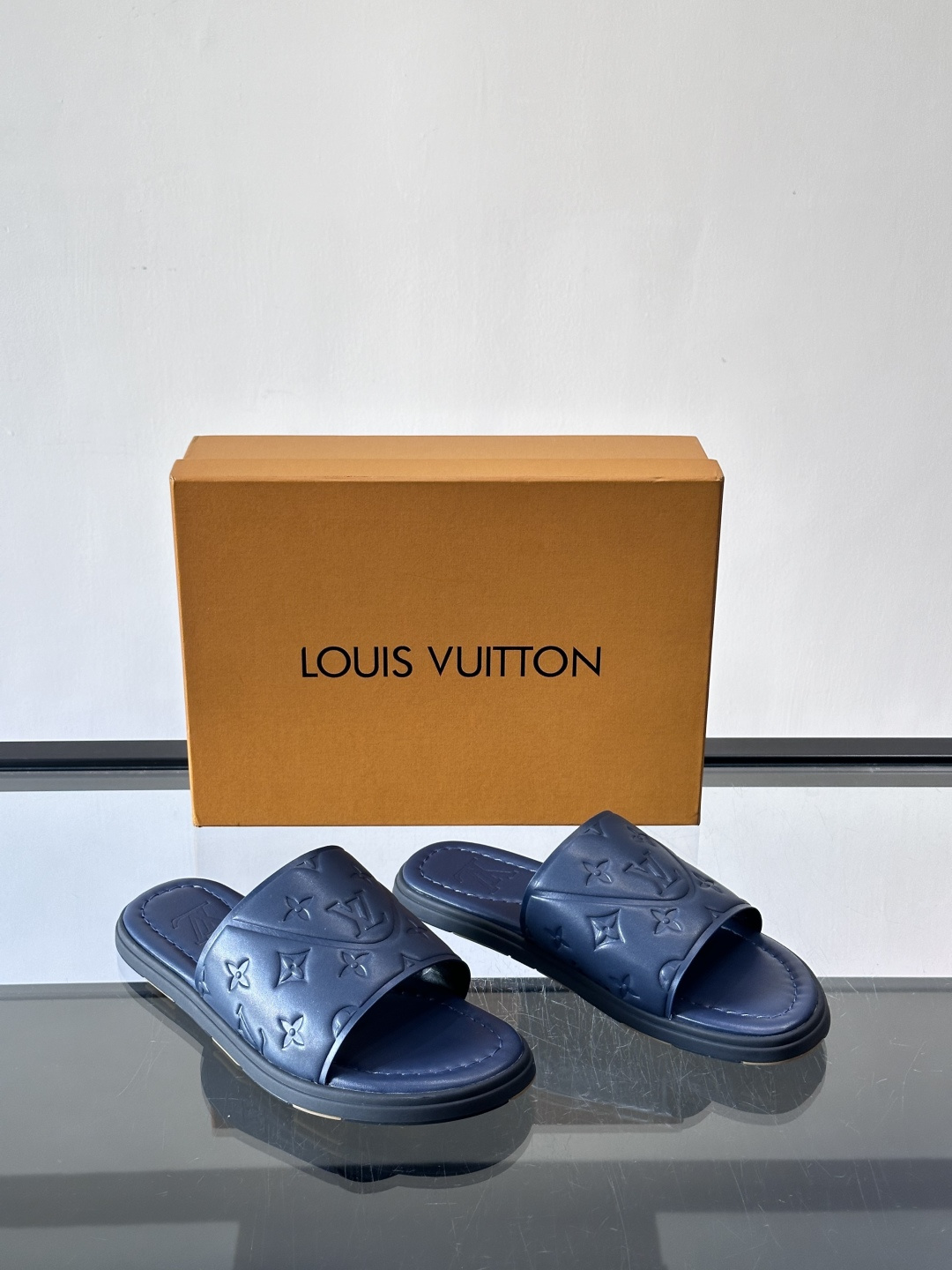 Louis Vuitton ss26new arrival LV驴牌春夏系列新款平底沙滩拖鞋🥿简约精致，