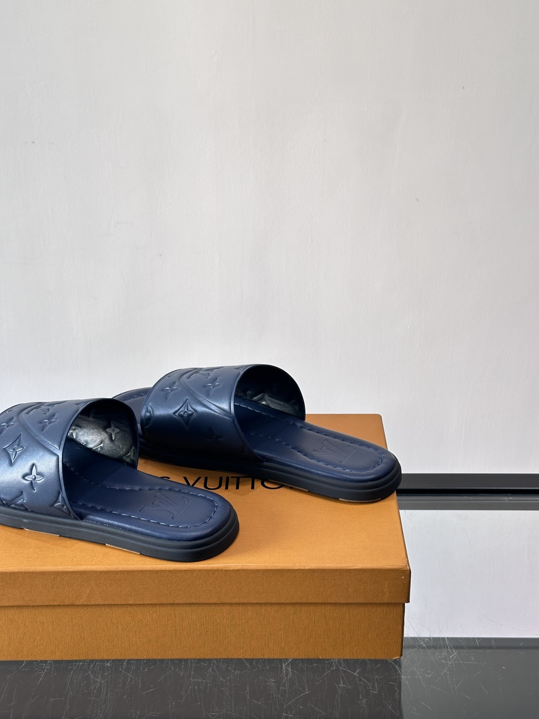 Louis Vuitton ss26new arrival LV驴牌春夏系列新款平底沙滩拖鞋🥿简约精致，