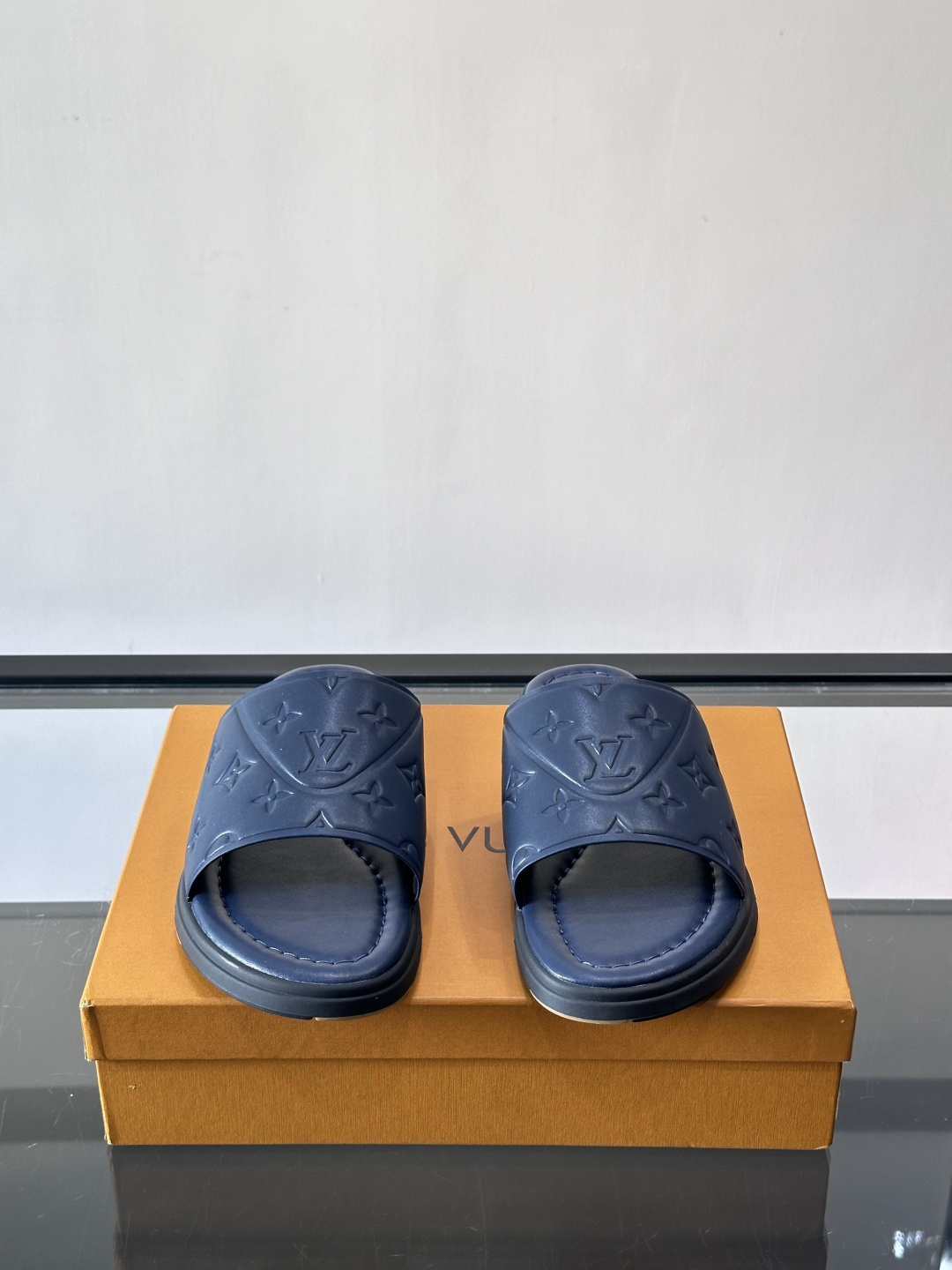 Louis Vuitton ss26new arrival LV驴牌春夏系列新款平底沙滩拖鞋🥿简约精致，