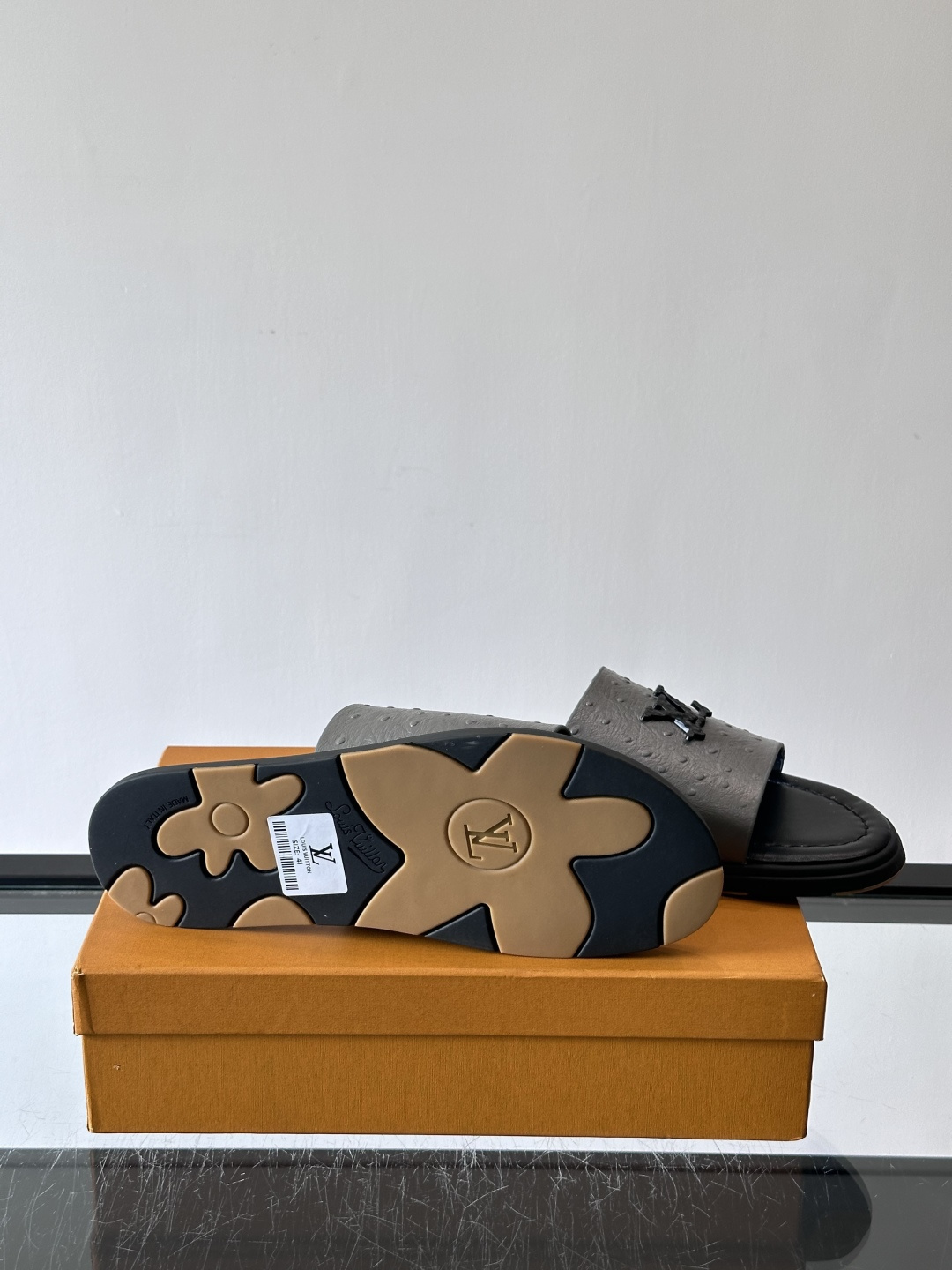 Louis Vuitton ss26new arrival LV驴牌春夏系列新款平底沙滩拖鞋🥿简约精致，