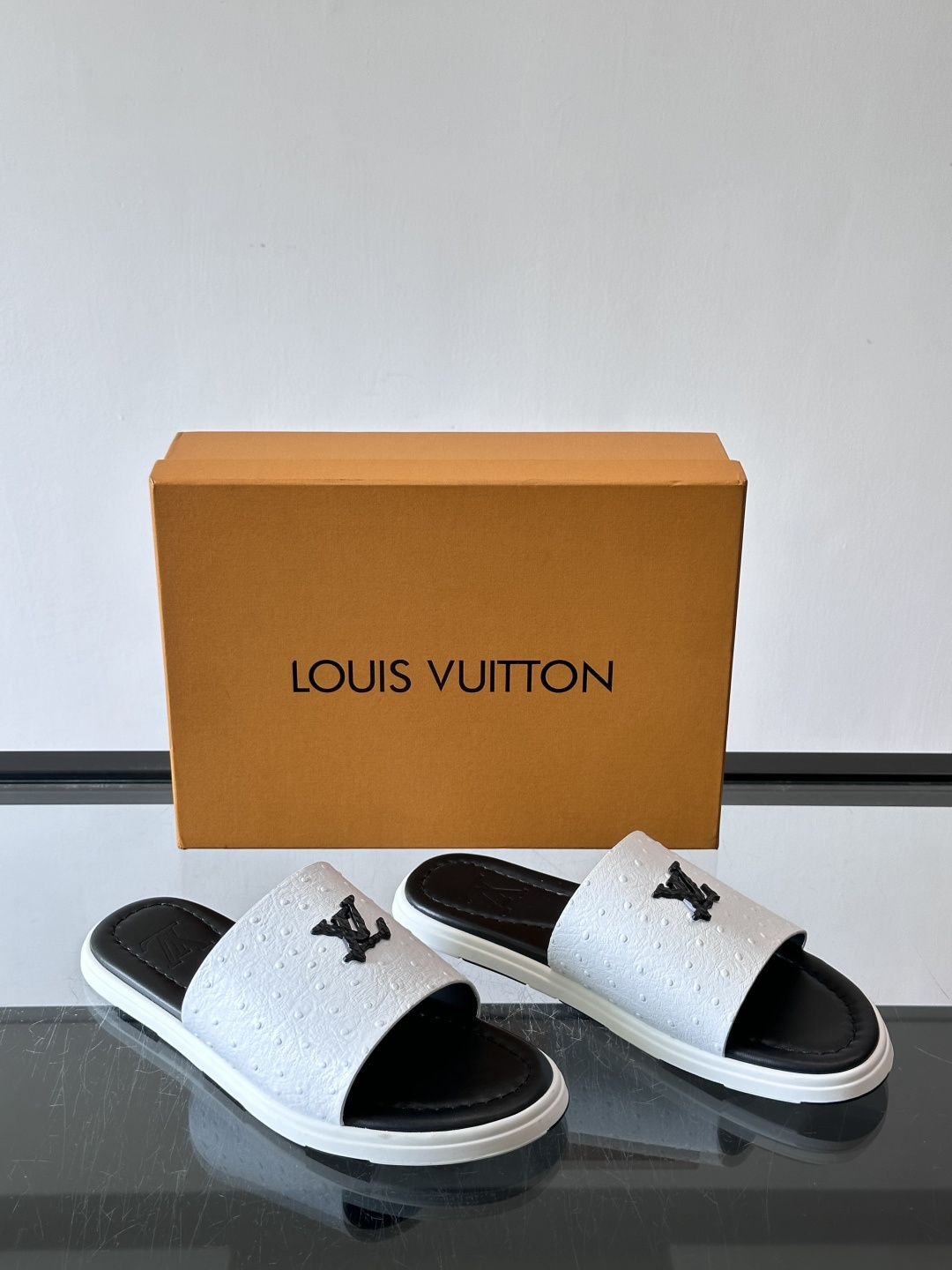 Louis Vuitton ss26new arrival LV驴牌春夏系列新款平底沙滩拖鞋🥿简约精致，