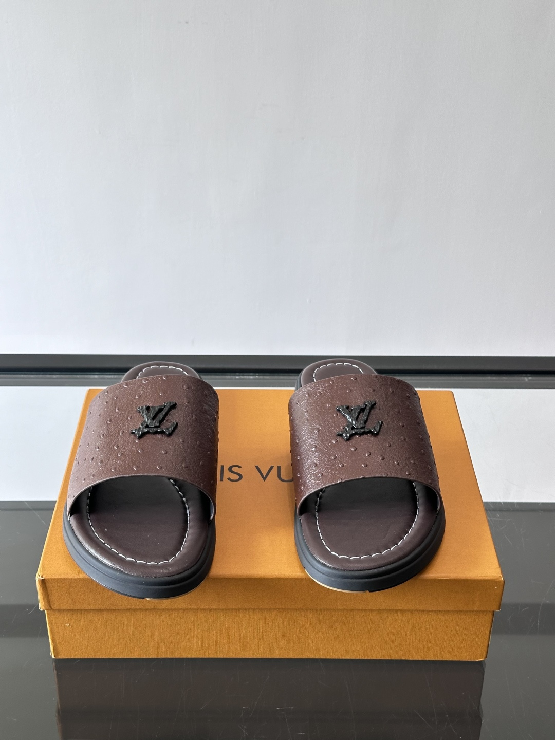 Louis Vuitton ss26new arrival LV驴牌春夏系列新款平底沙滩拖鞋🥿简约精致，