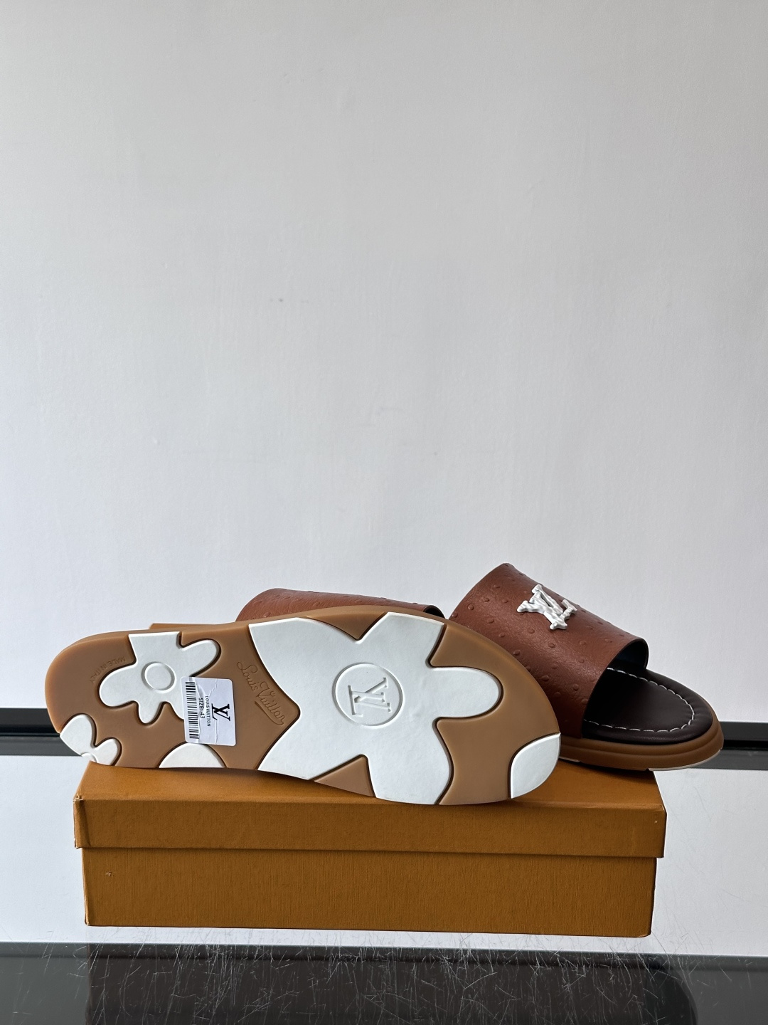 Louis Vuitton ss26new arrival LV驴牌春夏系列新款平底沙滩拖鞋🥿简约精致，