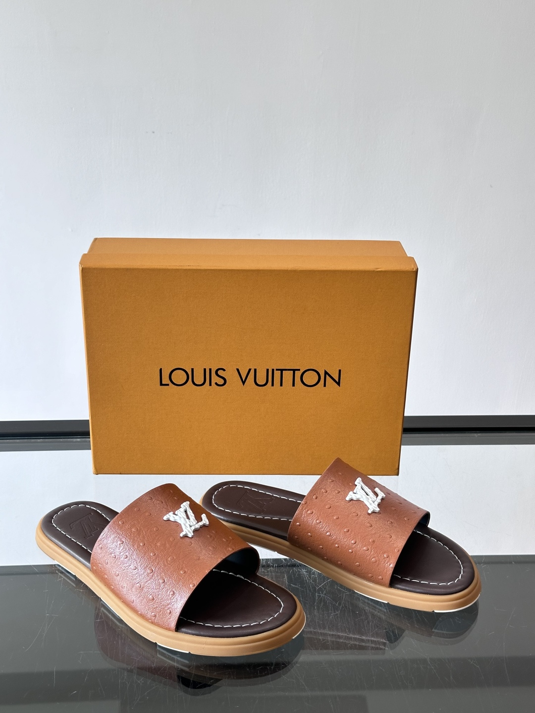 Louis Vuitton ss26new arrival LV驴牌春夏系列新款平底沙滩拖鞋🥿简约精致，