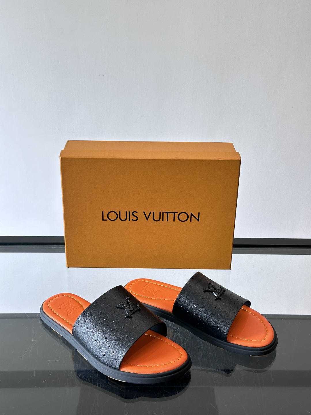 Louis Vuitton ss26new arrival LV驴牌春夏系列新款平底沙滩拖鞋🥿简约精致，