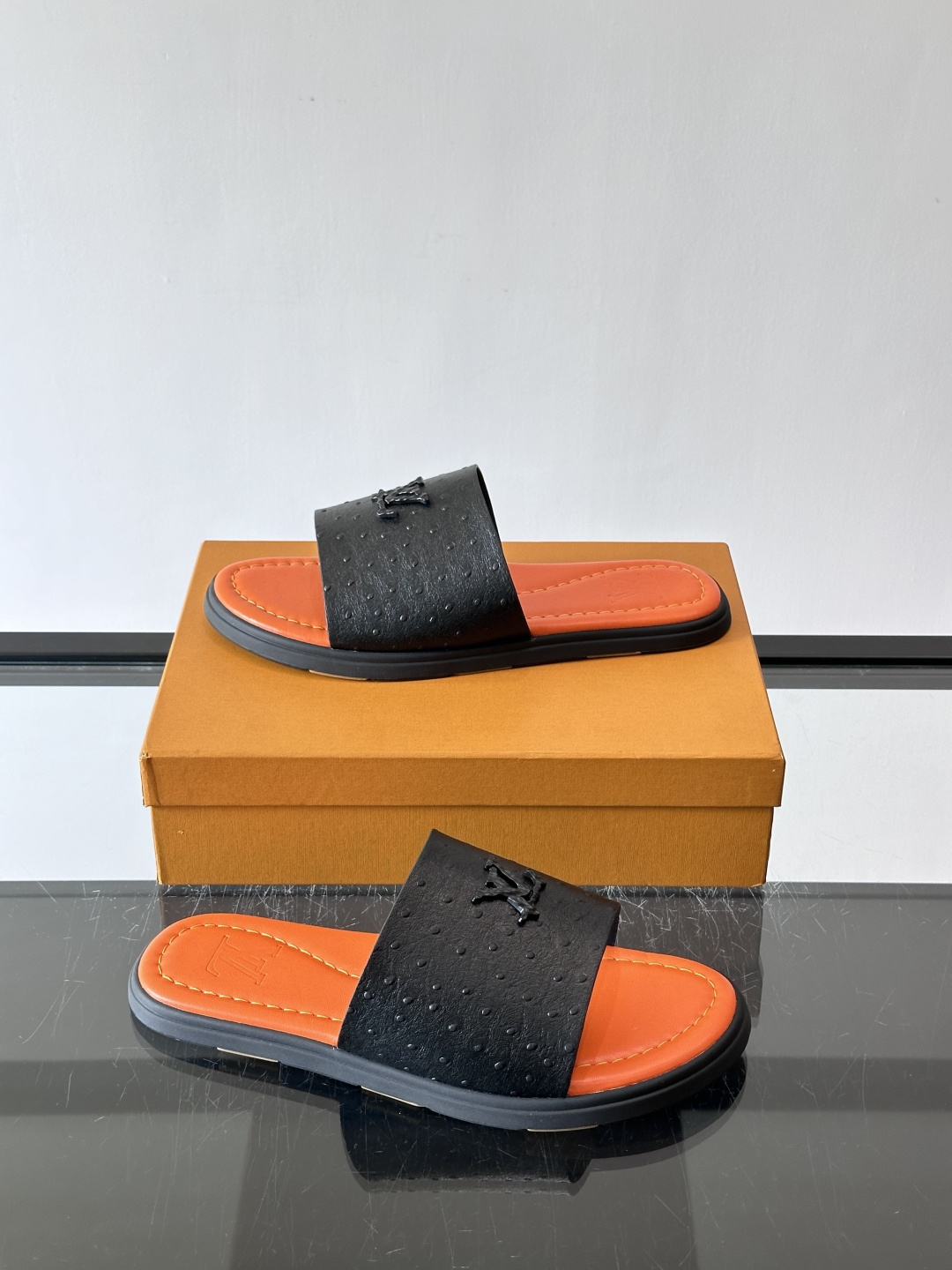 Louis Vuitton ss26new arrival LV驴牌春夏系列新款平底沙滩拖鞋🥿简约精致，