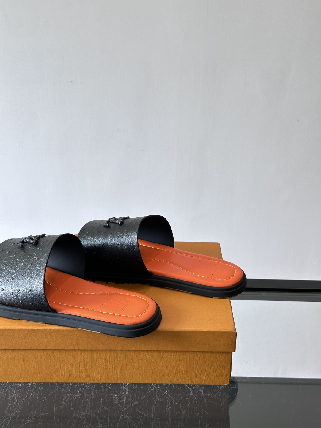 Louis Vuitton ss26new arrival LV驴牌春夏系列新款平底沙滩拖鞋🥿简约精致，