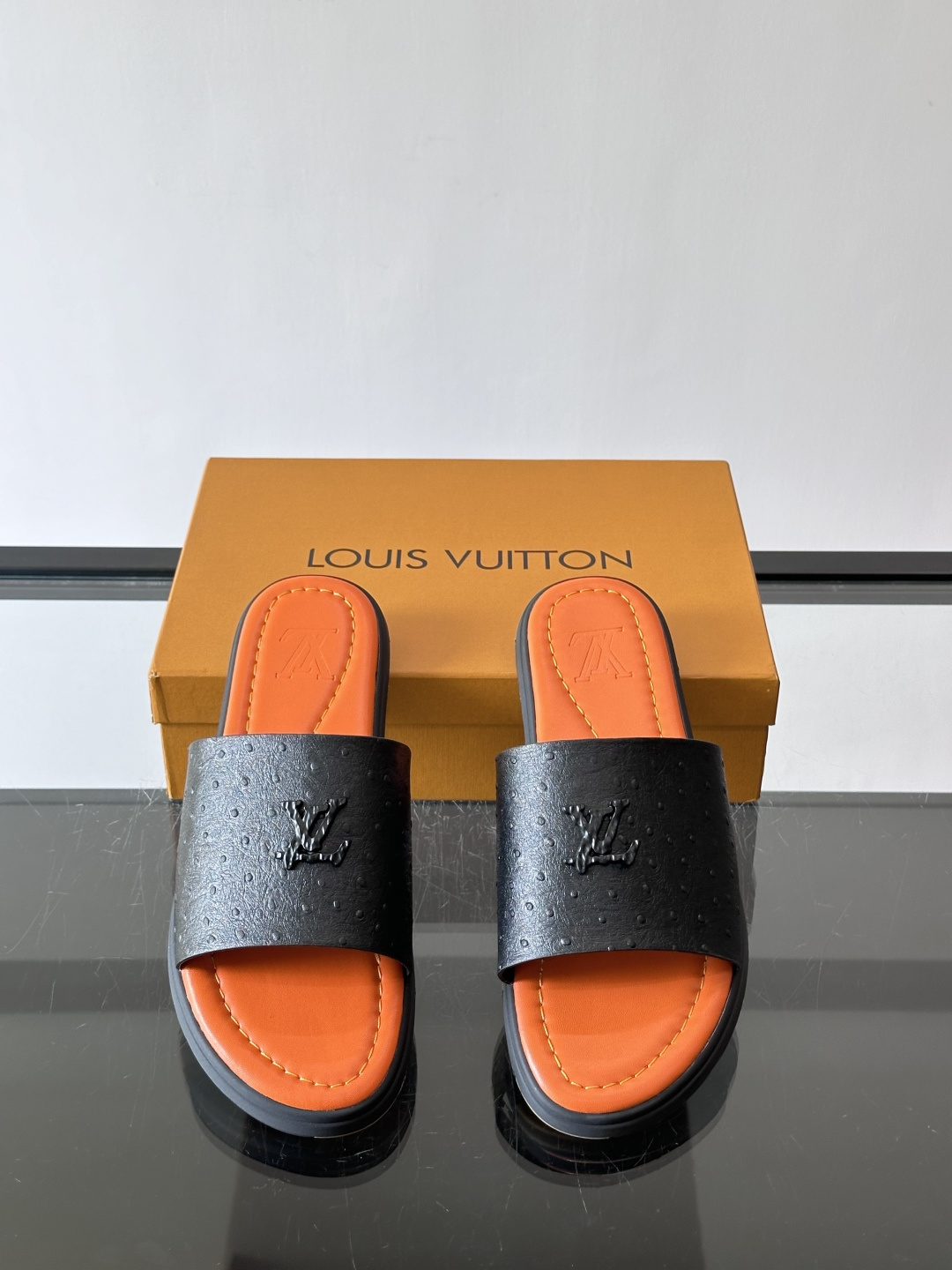 Louis Vuitton ss26new arrival LV驴牌春夏系列新款平底沙滩拖鞋🥿简约精致，