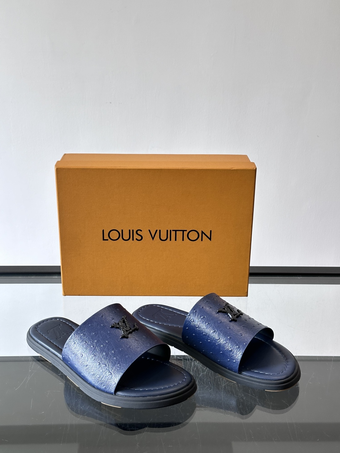 Louis Vuitton ss26new arrival LV驴牌春夏系列新款平底沙滩拖鞋🥿简约精致，