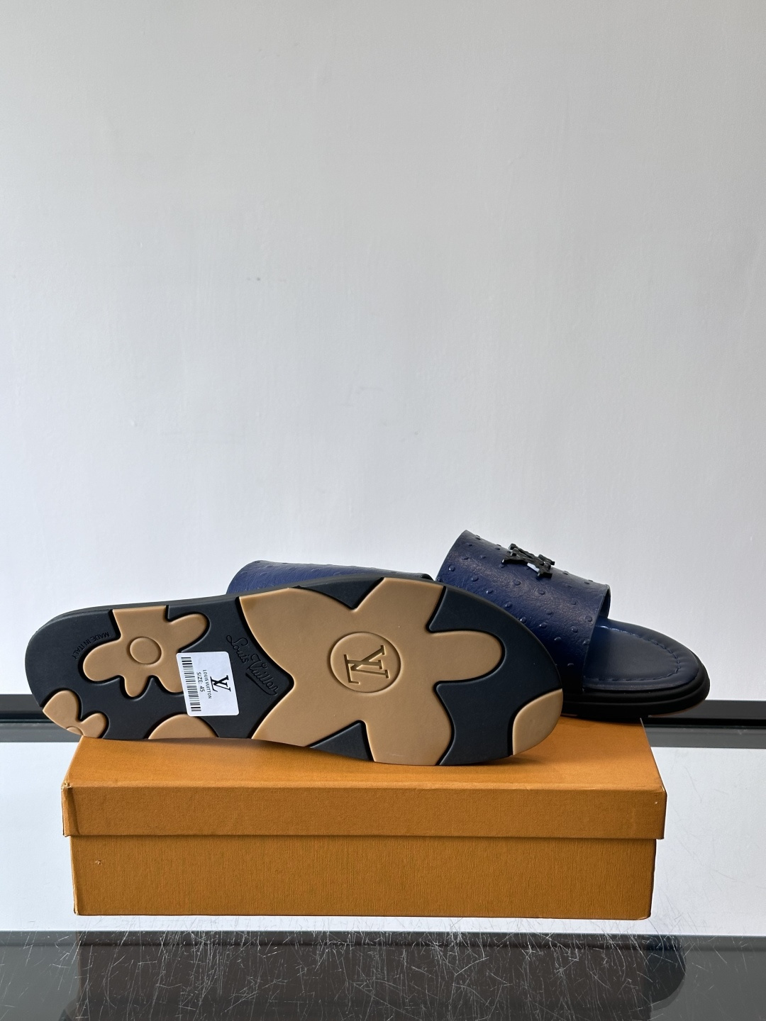 Louis Vuitton ss26new arrival LV驴牌春夏系列新款平底沙滩拖鞋🥿简约精致，