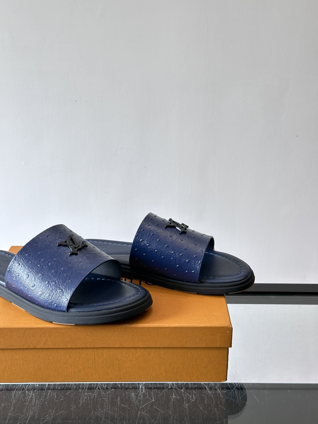 Louis Vuitton ss26new arrival LV驴牌春夏系列新款平底沙滩拖鞋🥿简约精致，