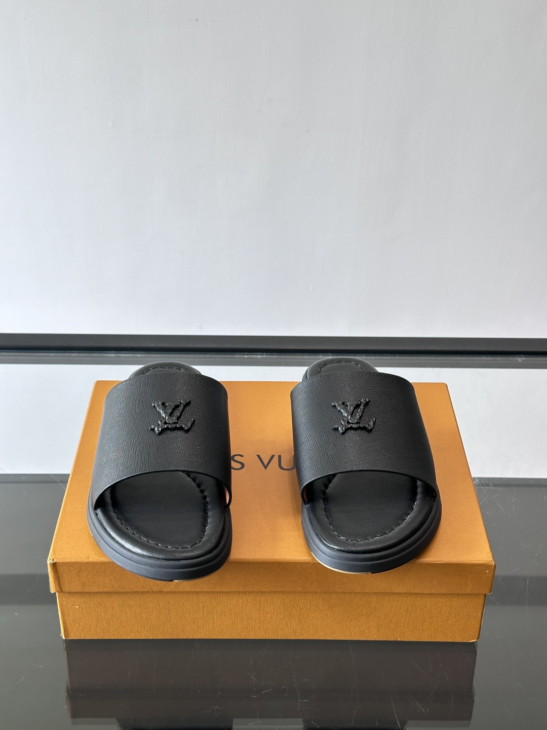 Louis Vuitton ss26new arrival LV驴牌春夏系列新款平底沙滩拖鞋🥿简约精致，