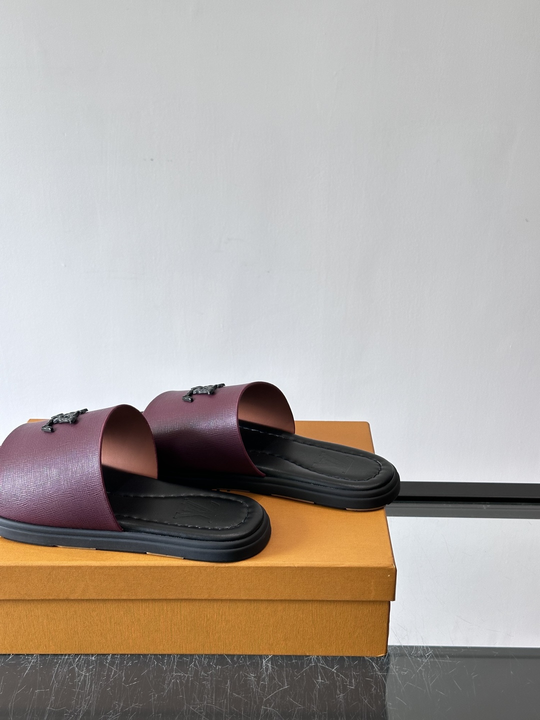 Louis Vuitton ss26new arrival LV驴牌春夏系列新款平底沙滩拖鞋🥿简约精致，