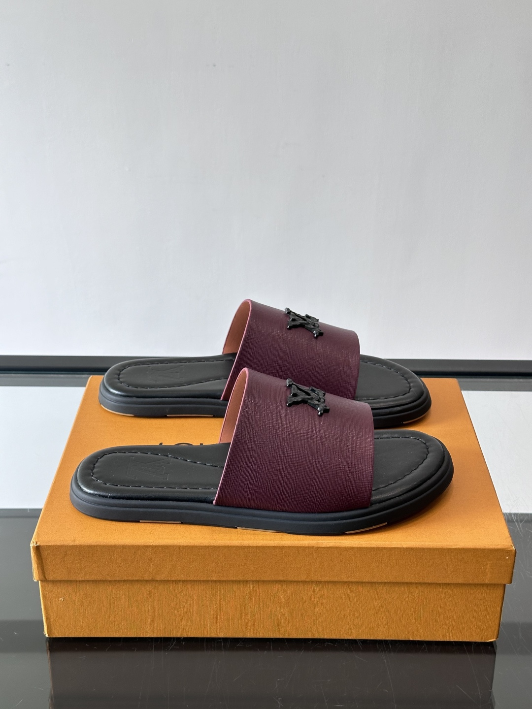 Louis Vuitton ss26new arrival LV驴牌春夏系列新款平底沙滩拖鞋🥿简约精致，