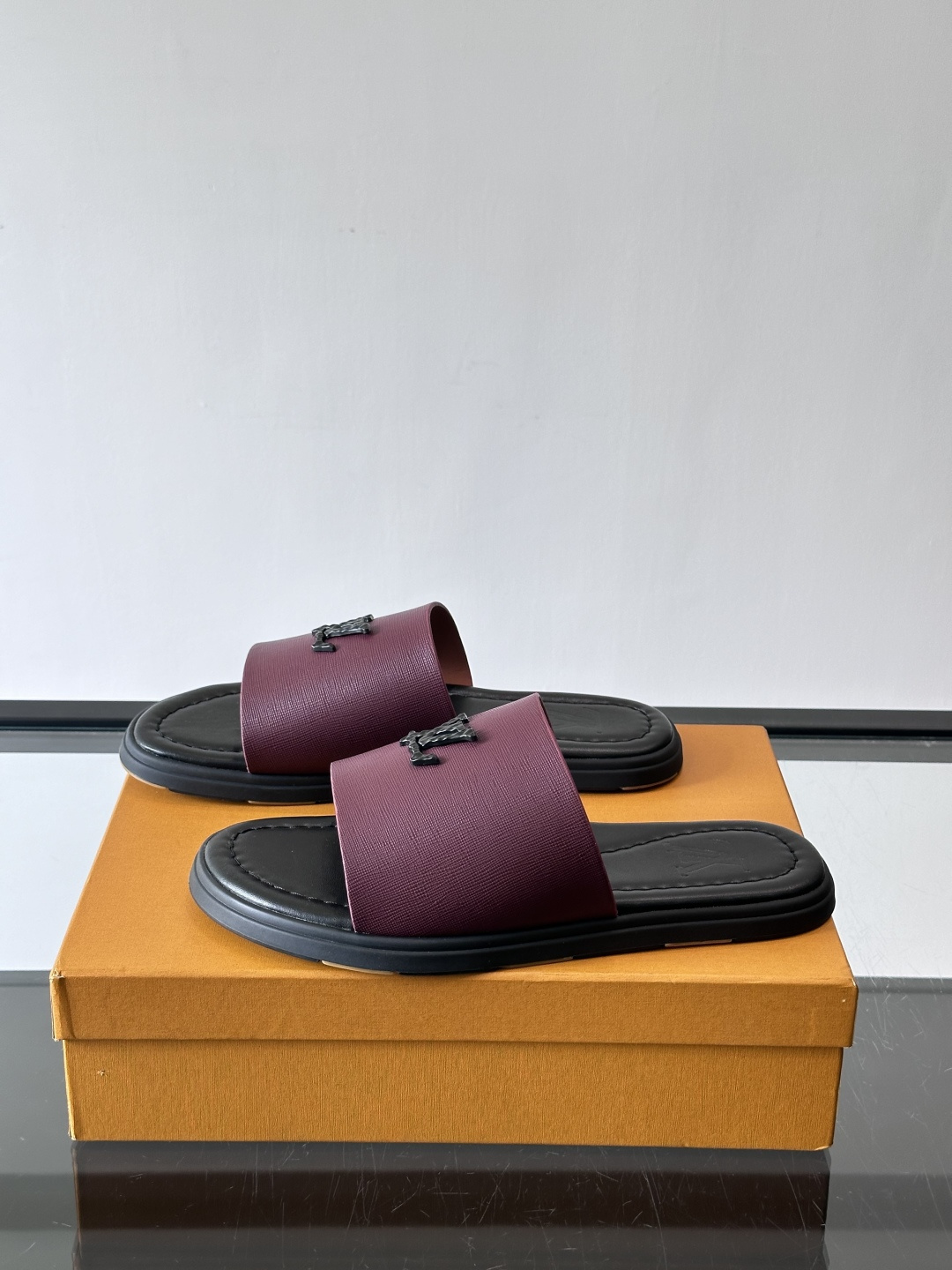 Louis Vuitton ss26new arrival LV驴牌春夏系列新款平底沙滩拖鞋🥿简约精致，