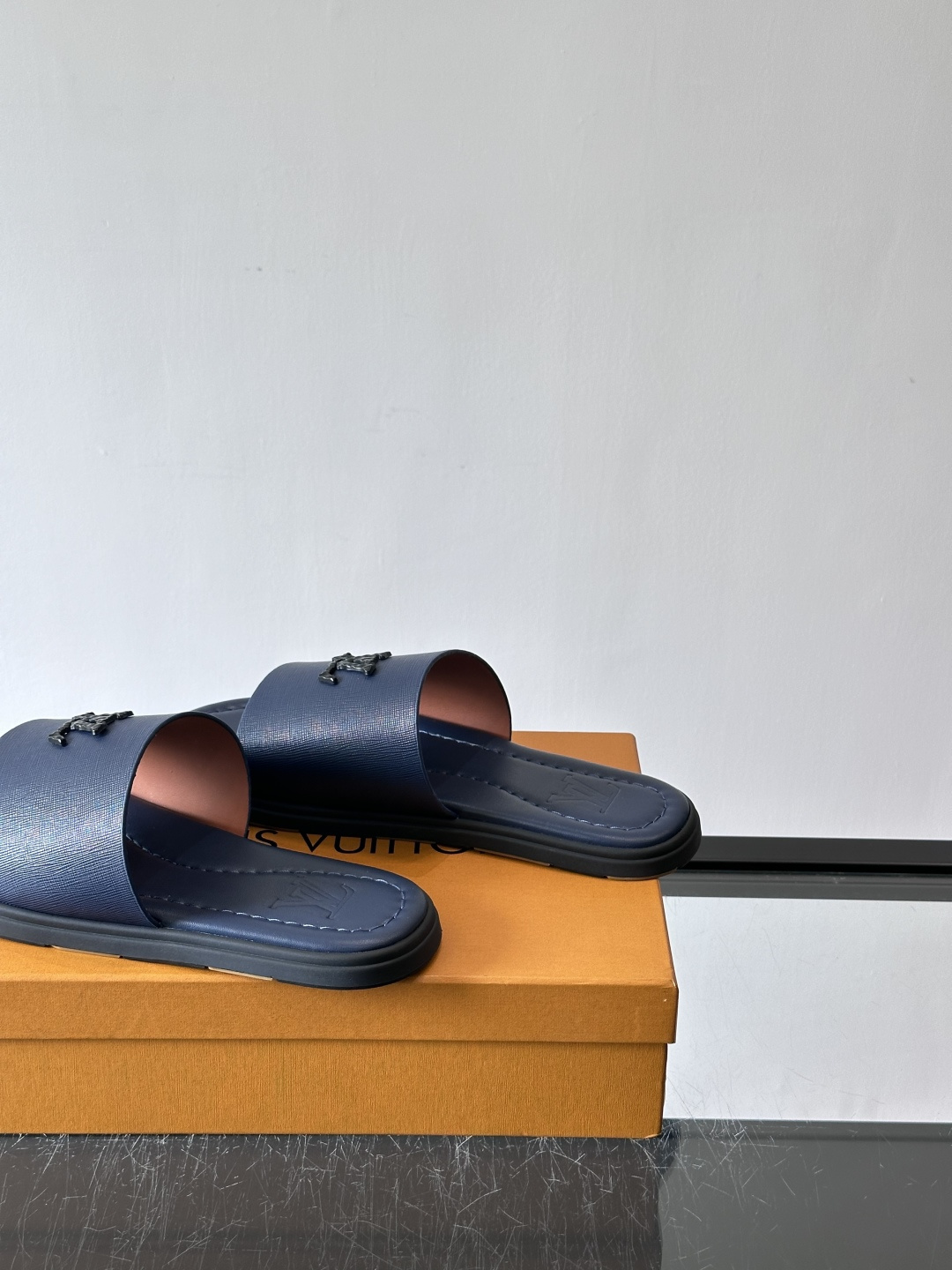 Louis Vuitton ss26new arrival LV驴牌春夏系列新款平底沙滩拖鞋🥿简约精致，