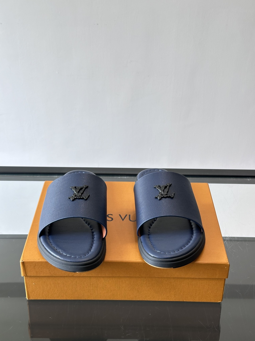 Louis Vuitton ss26new arrival LV驴牌春夏系列新款平底沙滩拖鞋🥿简约精致，