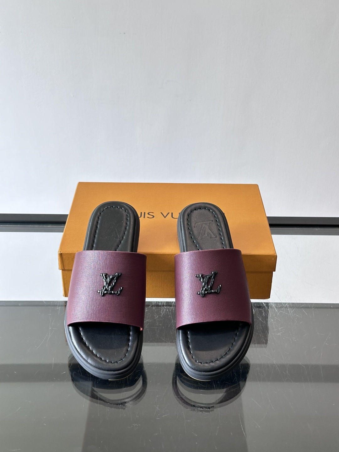 Louis Vuitton ss26new arrival LV驴牌春夏系列新款平底沙滩拖鞋🥿简约精致，