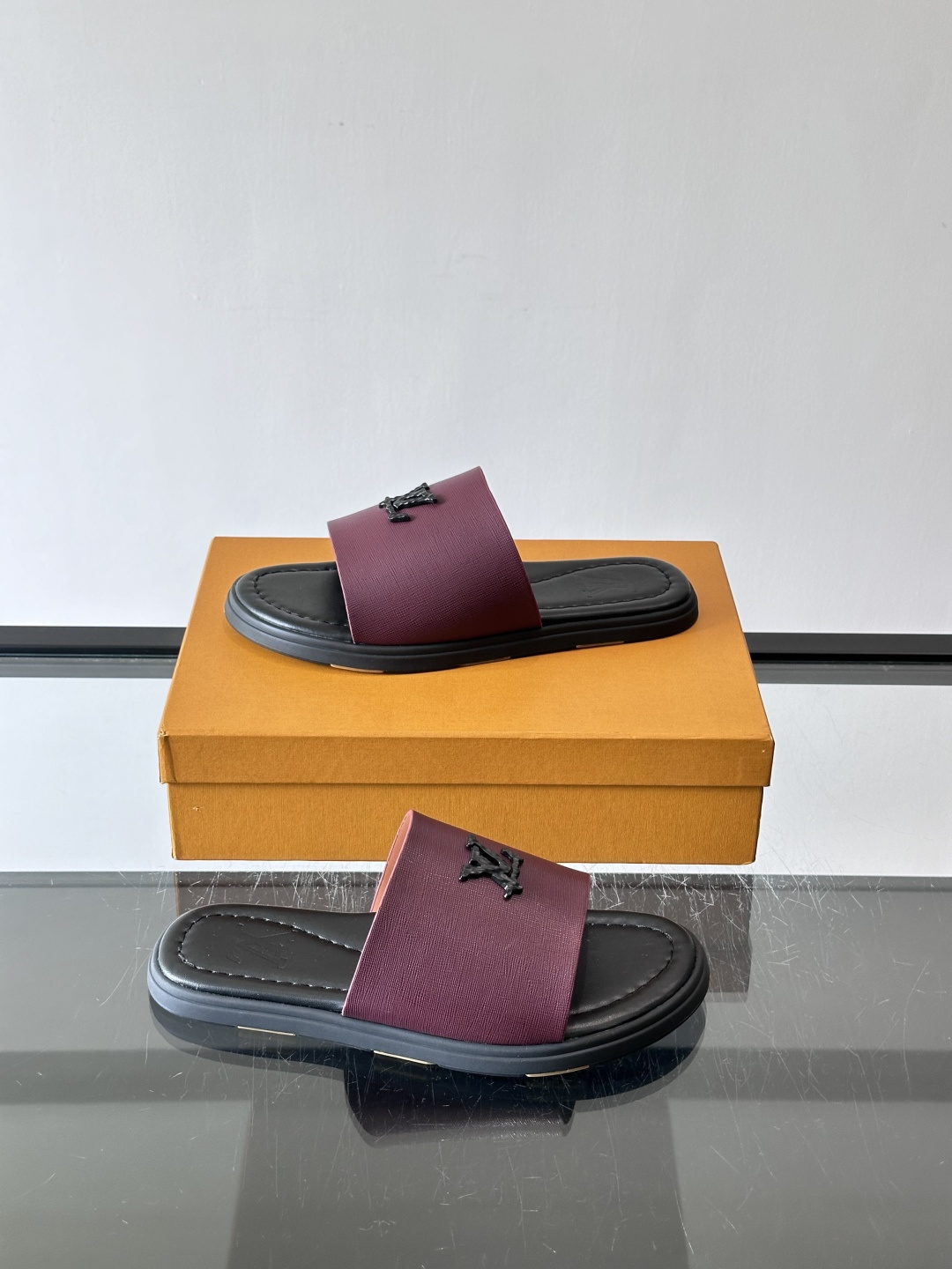 Louis Vuitton ss26new arrival LV驴牌春夏系列新款平底沙滩拖鞋🥿简约精致，