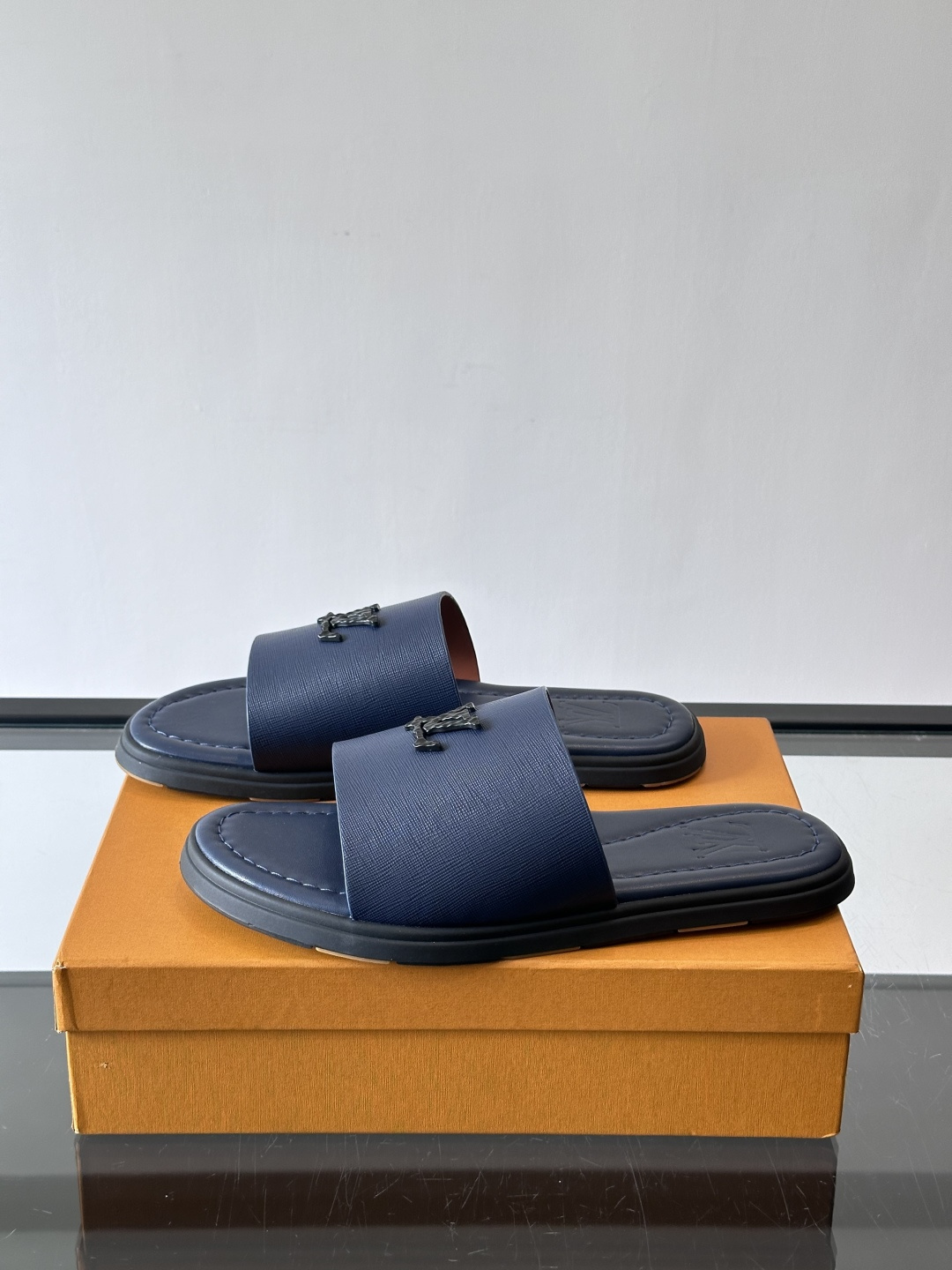 Louis Vuitton ss26new arrival LV驴牌春夏系列新款平底沙滩拖鞋🥿简约精致，