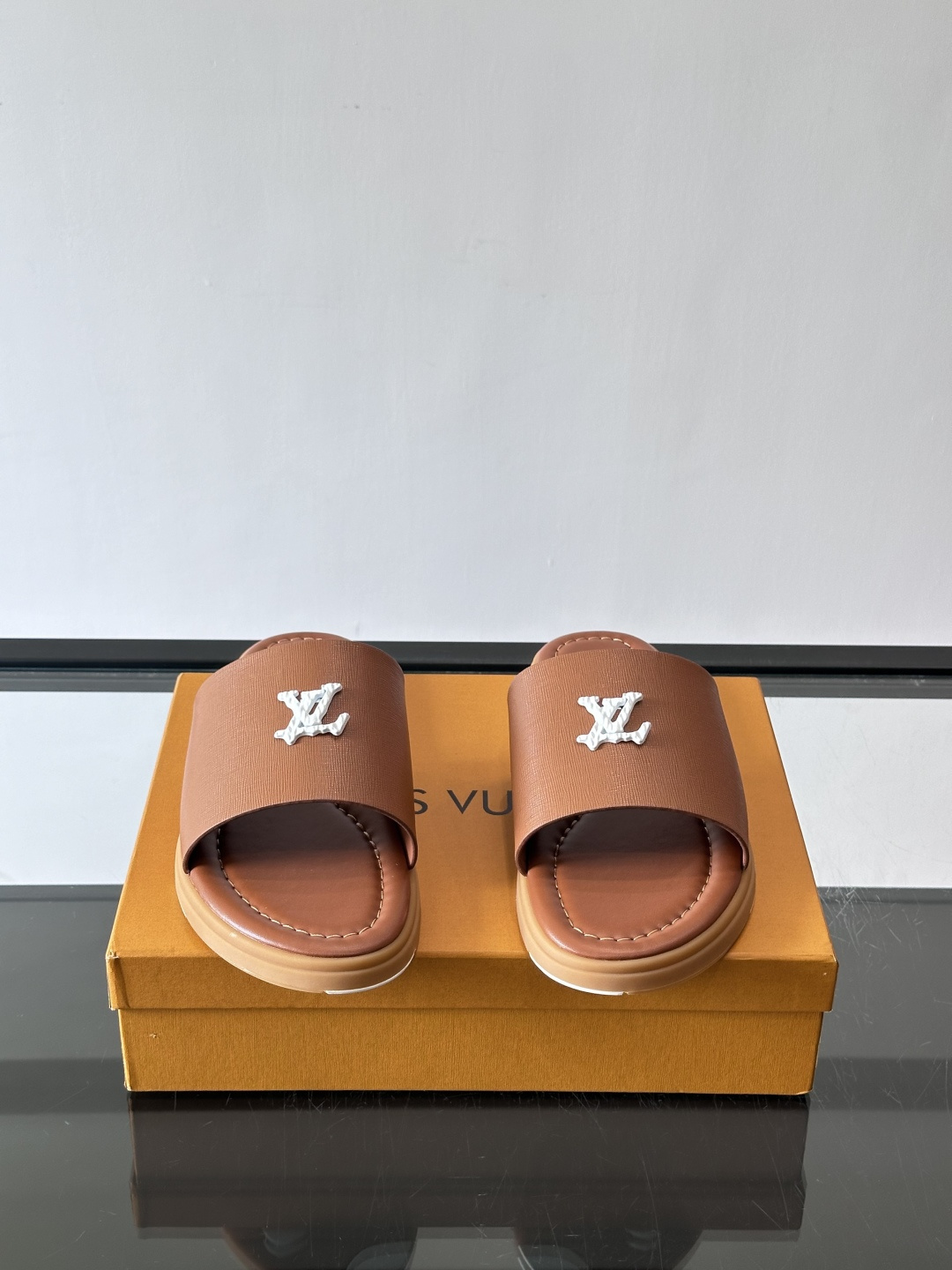 Louis Vuitton ss26new arrival LV驴牌春夏系列新款平底沙滩拖鞋🥿简约精致，