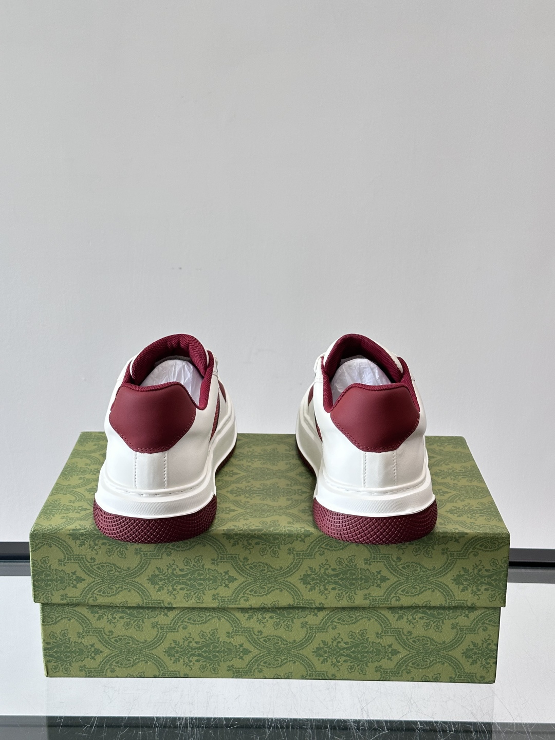 👟Gucci新款男士真皮休闲板鞋，头层牛皮+透气网布拼接，打孔设计超适合夏天穿！厚底轻便，增高又舒适，日