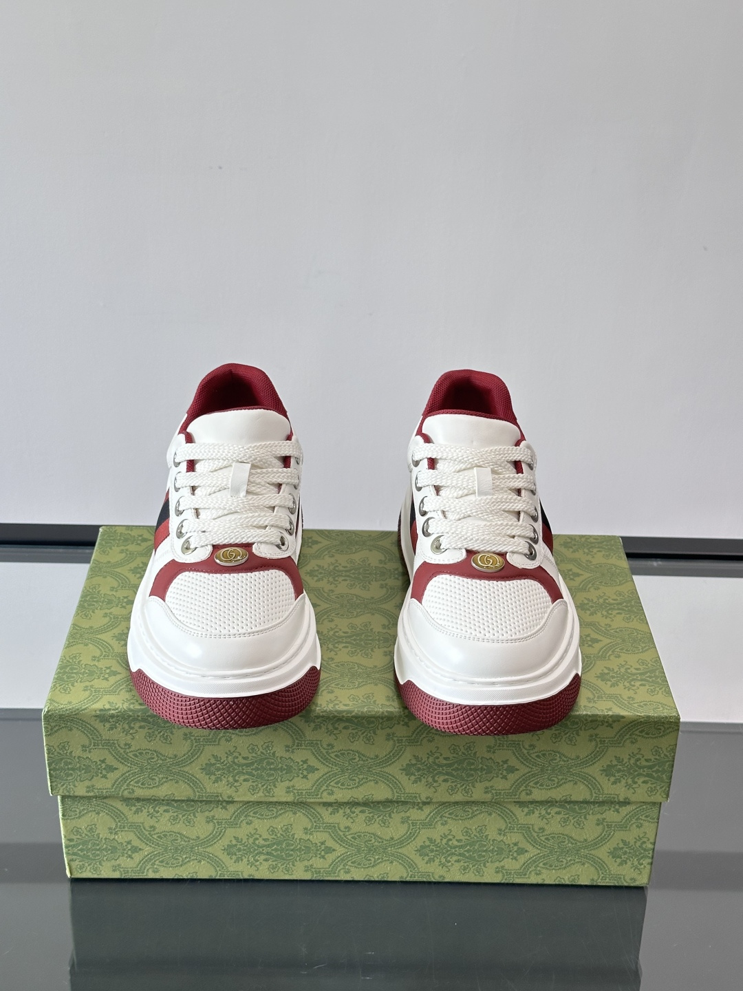 👟Gucci新款男士真皮休闲板鞋，头层牛皮+透气网布拼接，打孔设计超适合夏天穿！厚底轻便，增高又舒适，日