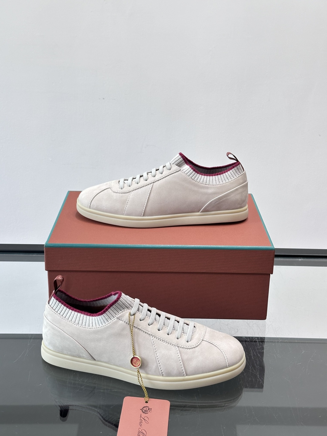👟Loro Piana Soho 2.0 Walk男士休闲鞋，选用优质小牛皮，触感柔软细腻，简约百搭✨。
