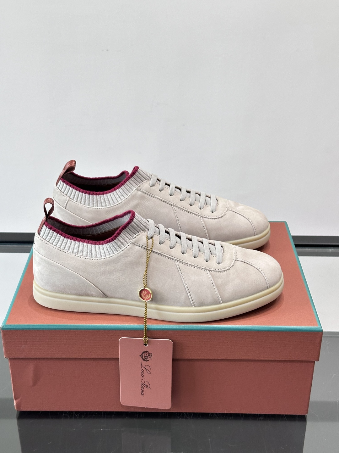 👟Loro Piana Soho 2.0 Walk男士休闲鞋，选用优质小牛皮，触感柔软细腻，简约百搭✨。