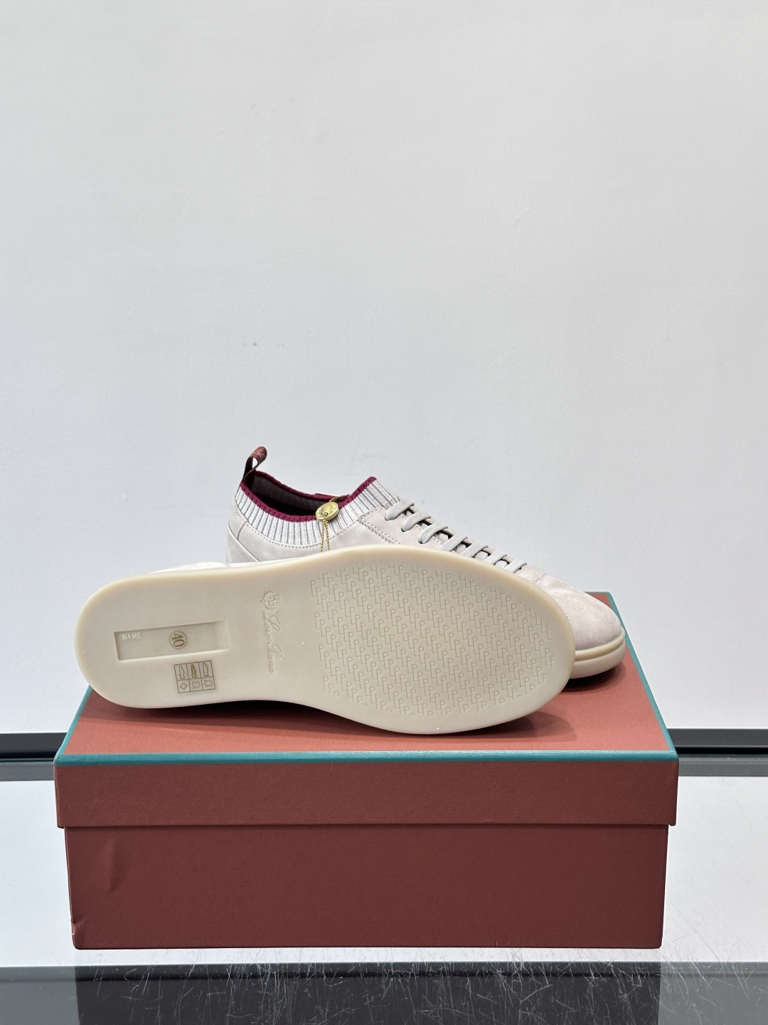 👟Loro Piana Soho 2.0 Walk男士休闲鞋，选用优质小牛皮，触感柔软细腻，简约百搭✨。