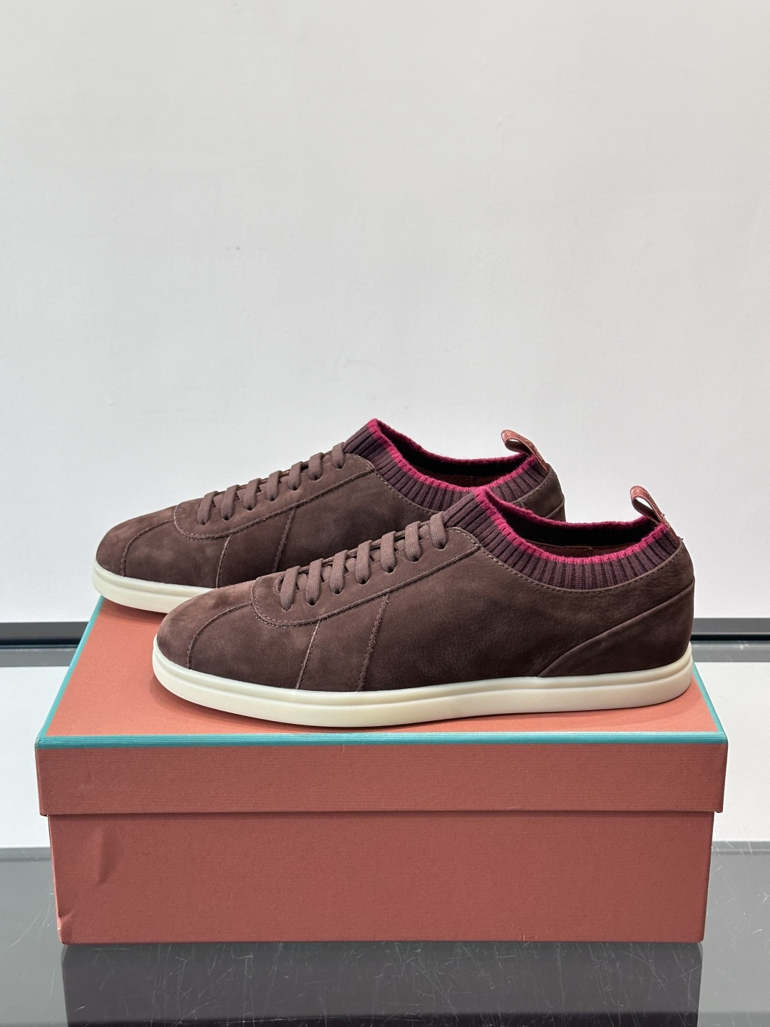 👟Loro Piana Soho 2.0 Walk男士休闲鞋，选用优质小牛皮，触感柔软细腻，简约百搭✨。