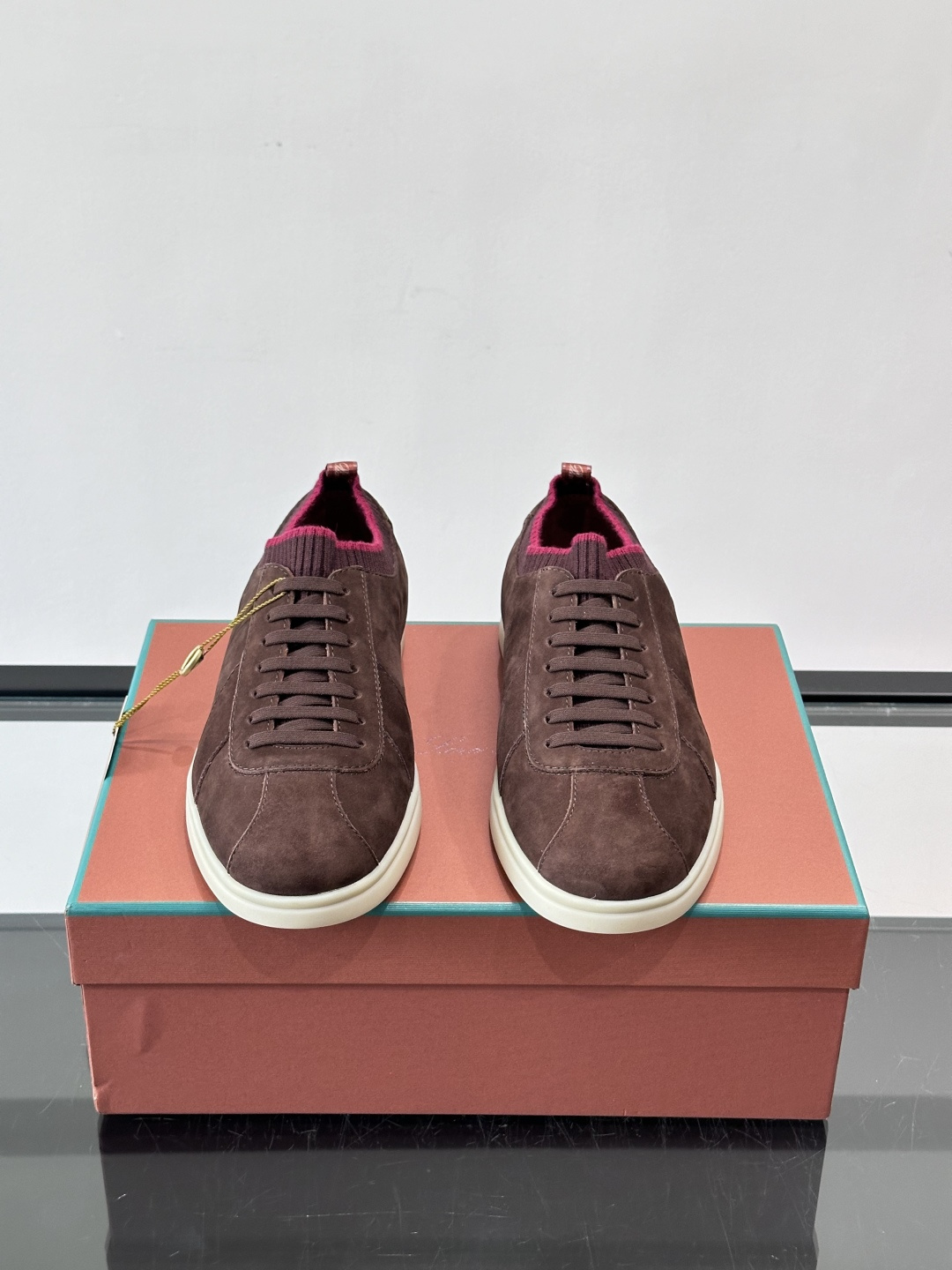 👟Loro Piana Soho 2.0 Walk男士休闲鞋，选用优质小牛皮，触感柔软细腻，简约百搭✨。