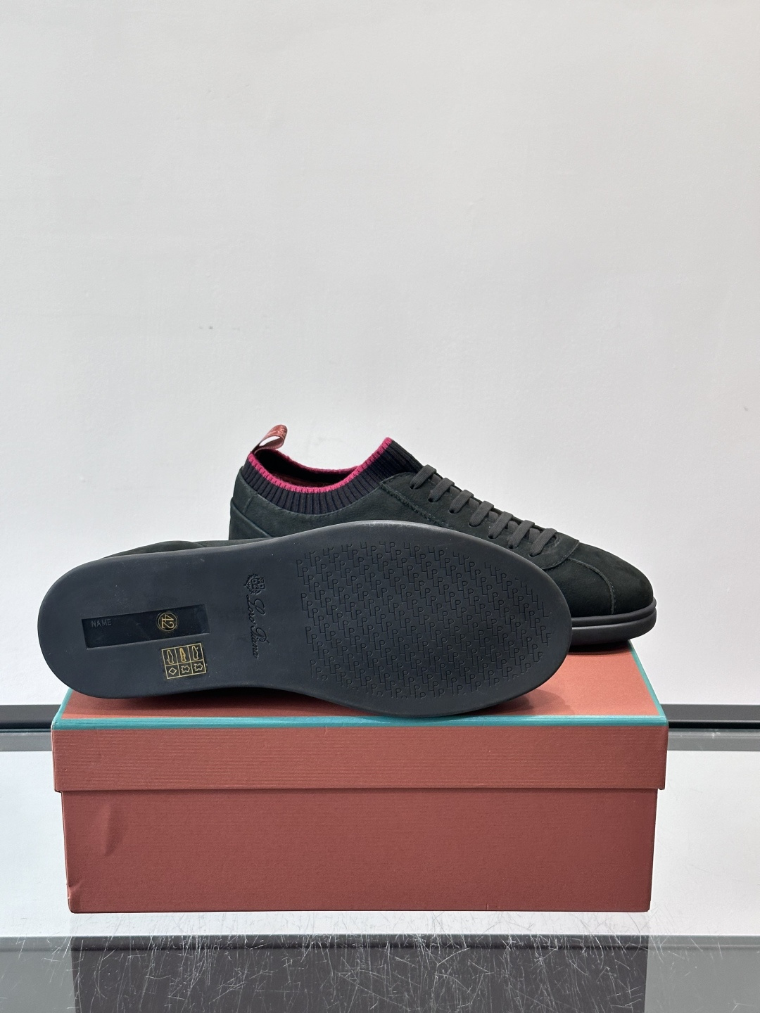👟Loro Piana Soho 2.0 Walk男士休闲鞋，选用优质小牛皮，触感柔软细腻，简约百搭✨。