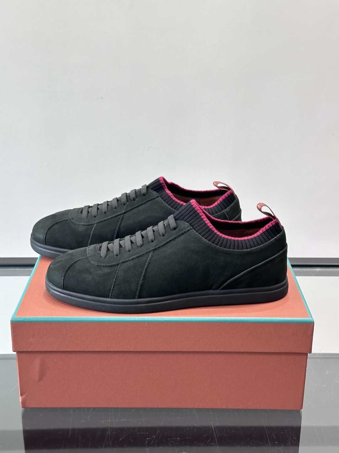 👟Loro Piana Soho 2.0 Walk男士休闲鞋，选用优质小牛皮，触感柔软细腻，简约百搭✨。