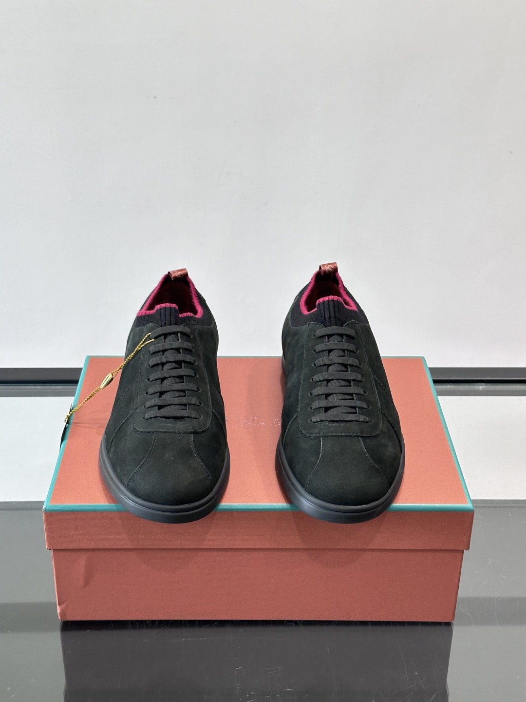 👟Loro Piana Soho 2.0 Walk男士休闲鞋，选用优质小牛皮，触感柔软细腻，简约百搭✨。