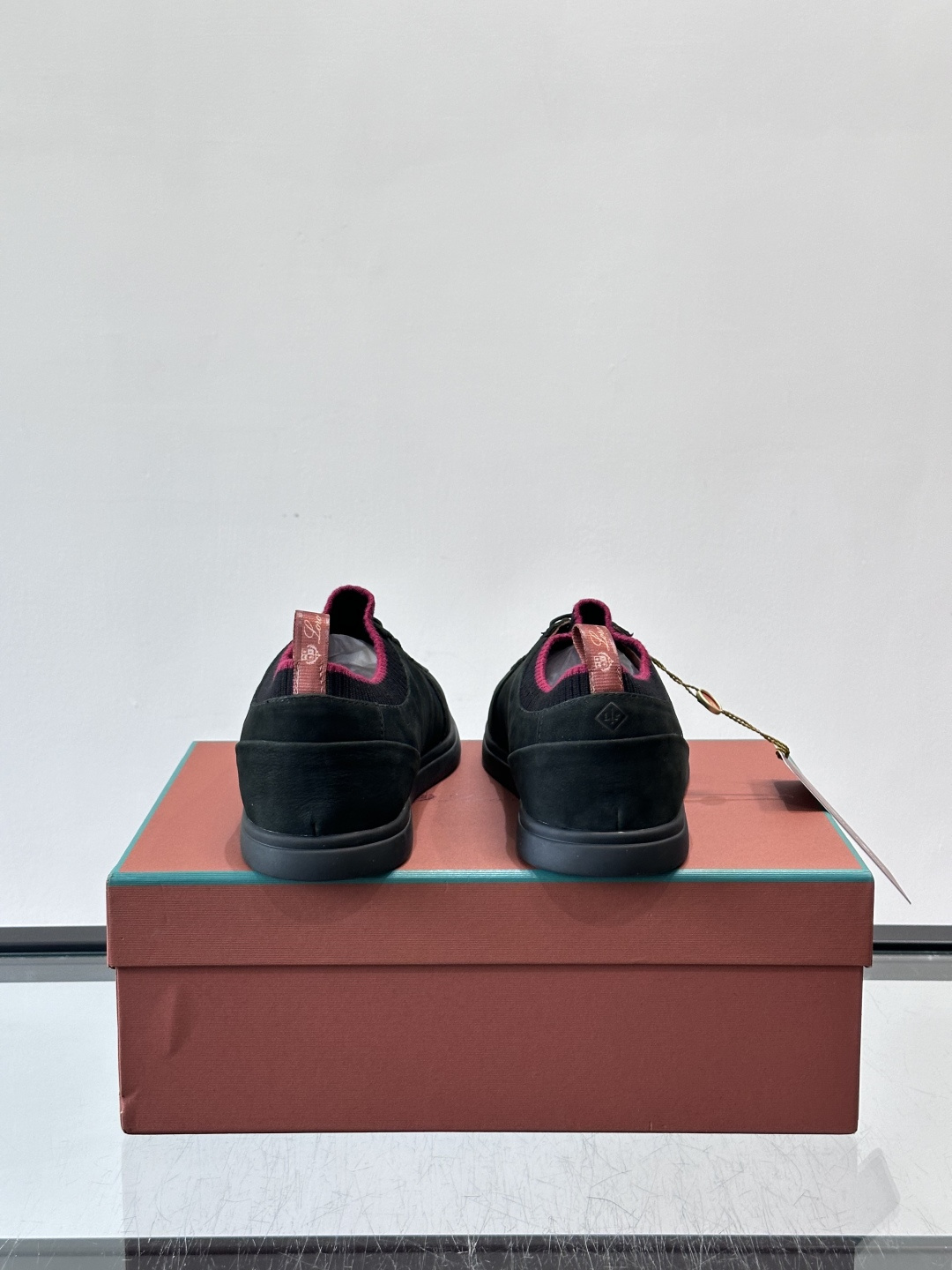 👟Loro Piana Soho 2.0 Walk男士休闲鞋，选用优质小牛皮，触感柔软细腻，简约百搭✨。