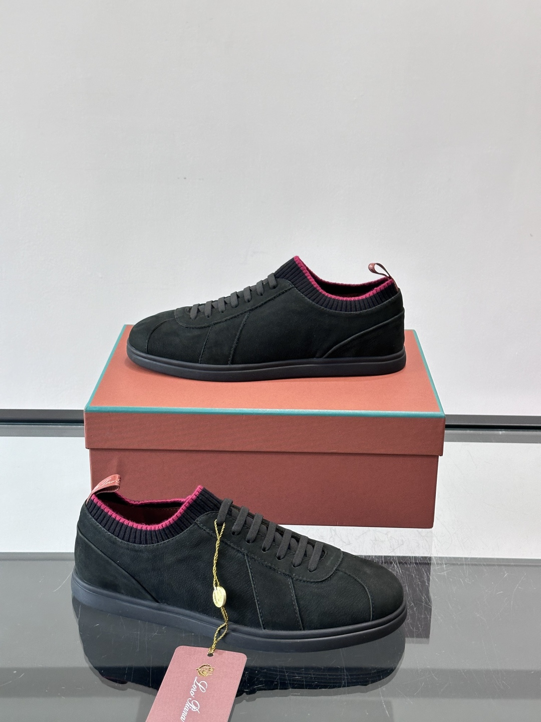 👟Loro Piana Soho 2.0 Walk男士休闲鞋，选用优质小牛皮，触感柔软细腻，简约百搭✨。