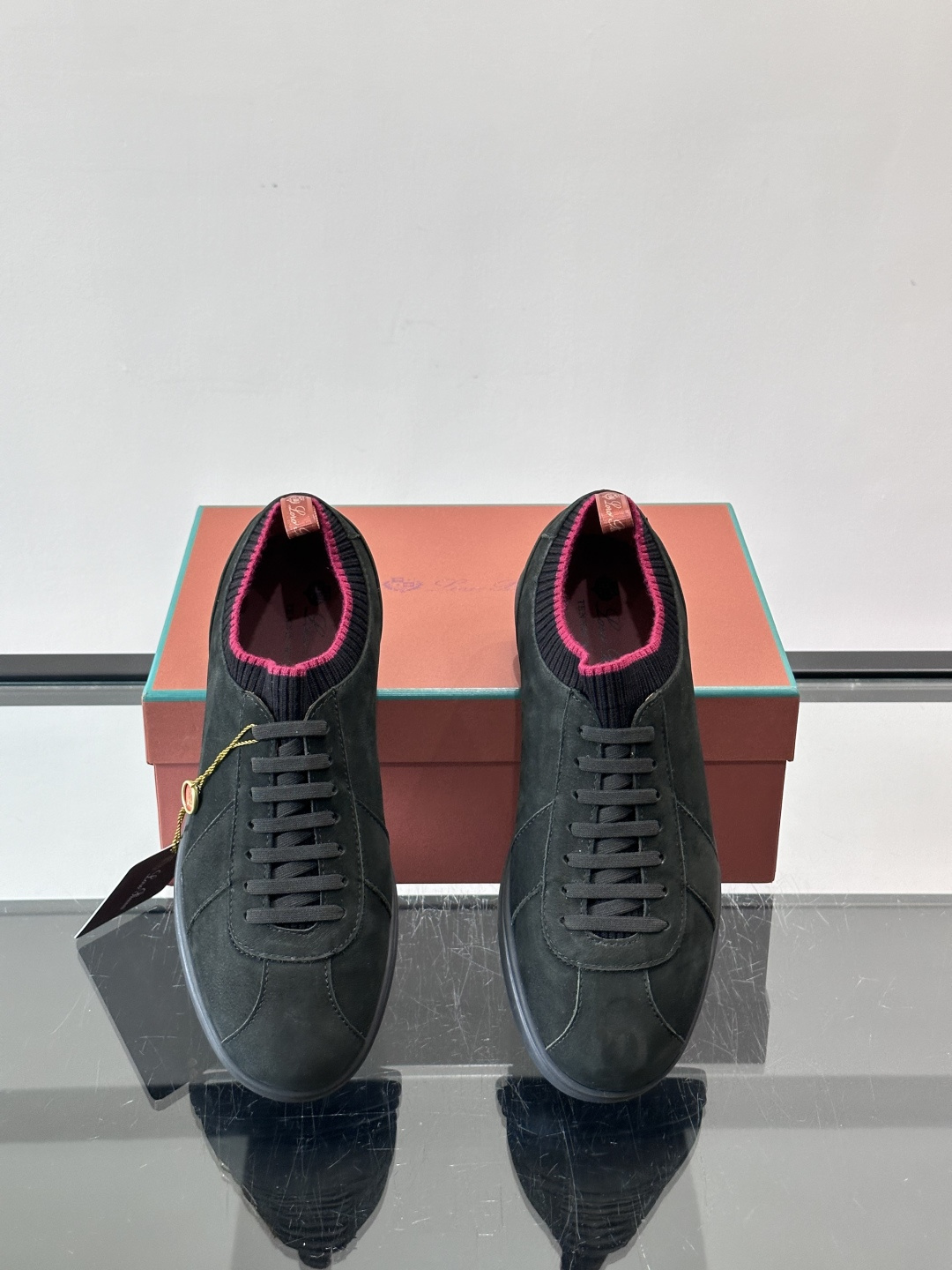 👟Loro Piana Soho 2.0 Walk男士休闲鞋，选用优质小牛皮，触感柔软细腻，简约百搭✨。