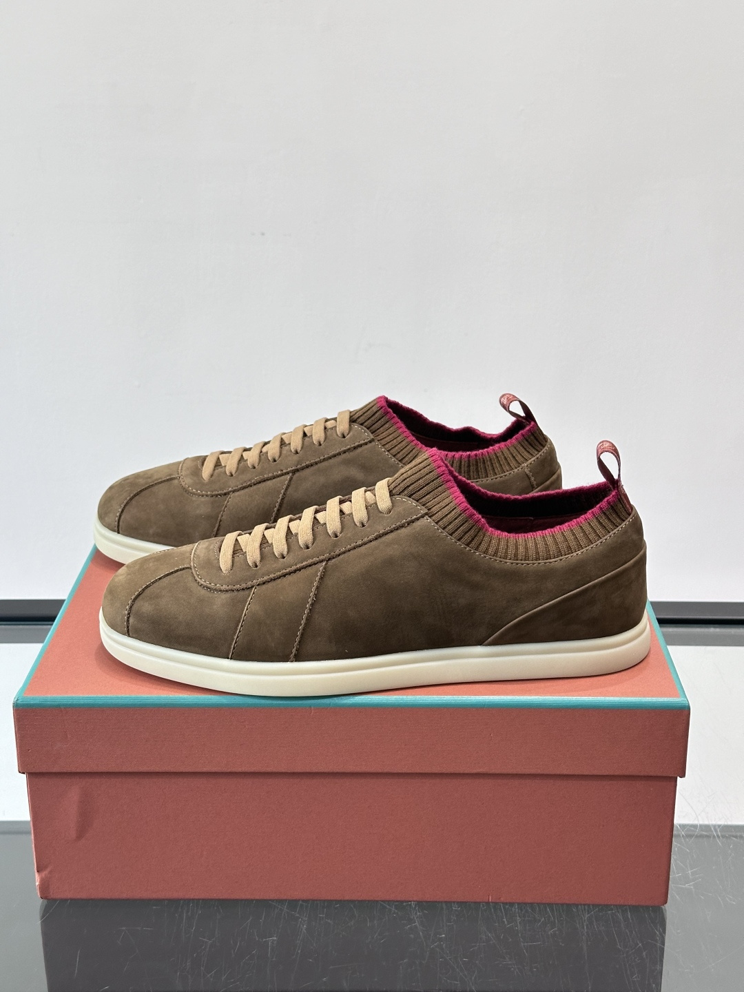 👟Loro Piana Soho 2.0 Walk男士休闲鞋，选用优质小牛皮，触感柔软细腻，简约百搭✨。