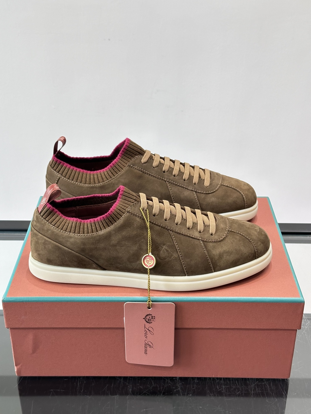 👟Loro Piana Soho 2.0 Walk男士休闲鞋，选用优质小牛皮，触感柔软细腻，简约百搭✨。