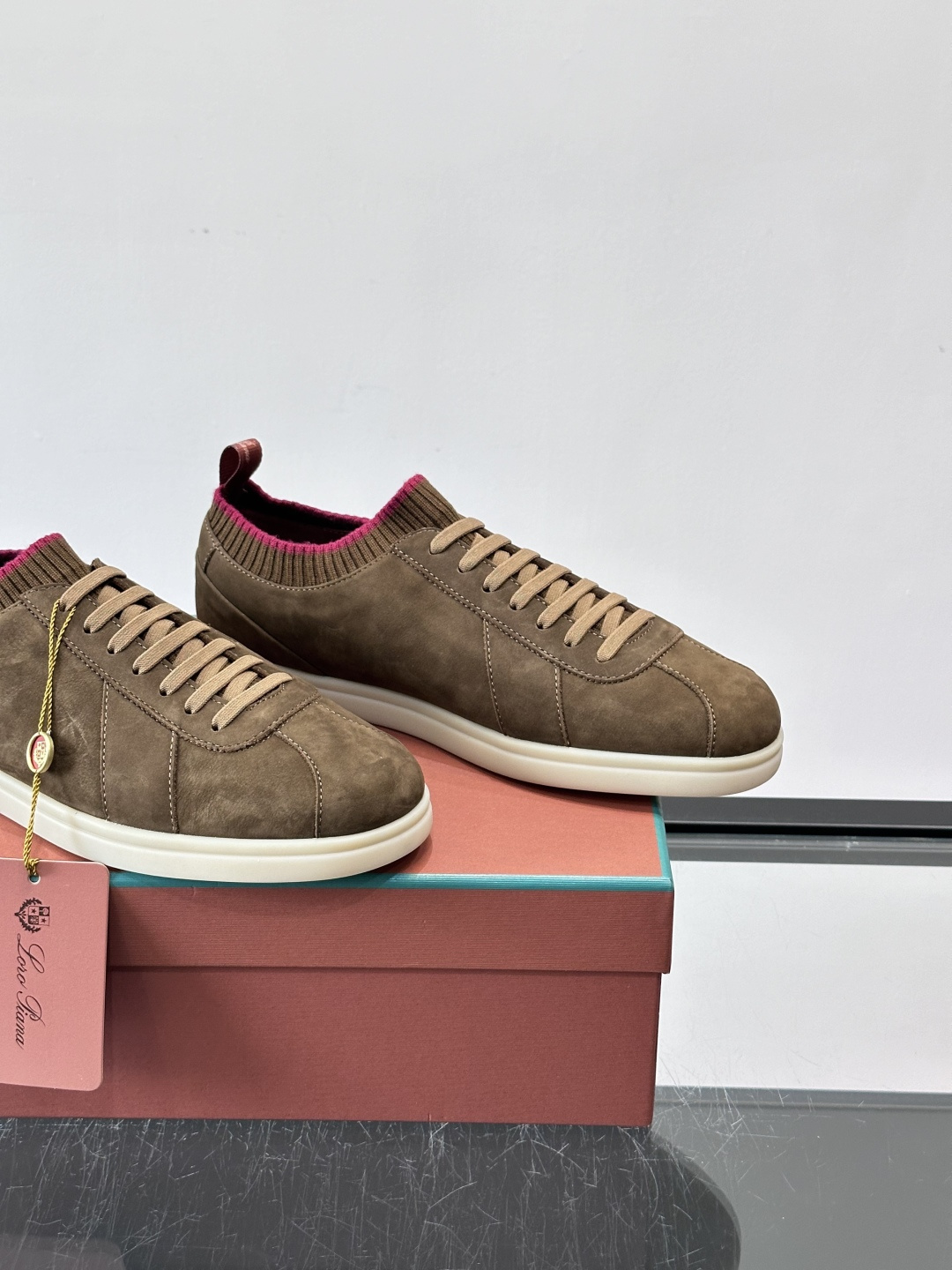👟Loro Piana Soho 2.0 Walk男士休闲鞋，选用优质小牛皮，触感柔软细腻，简约百搭✨。