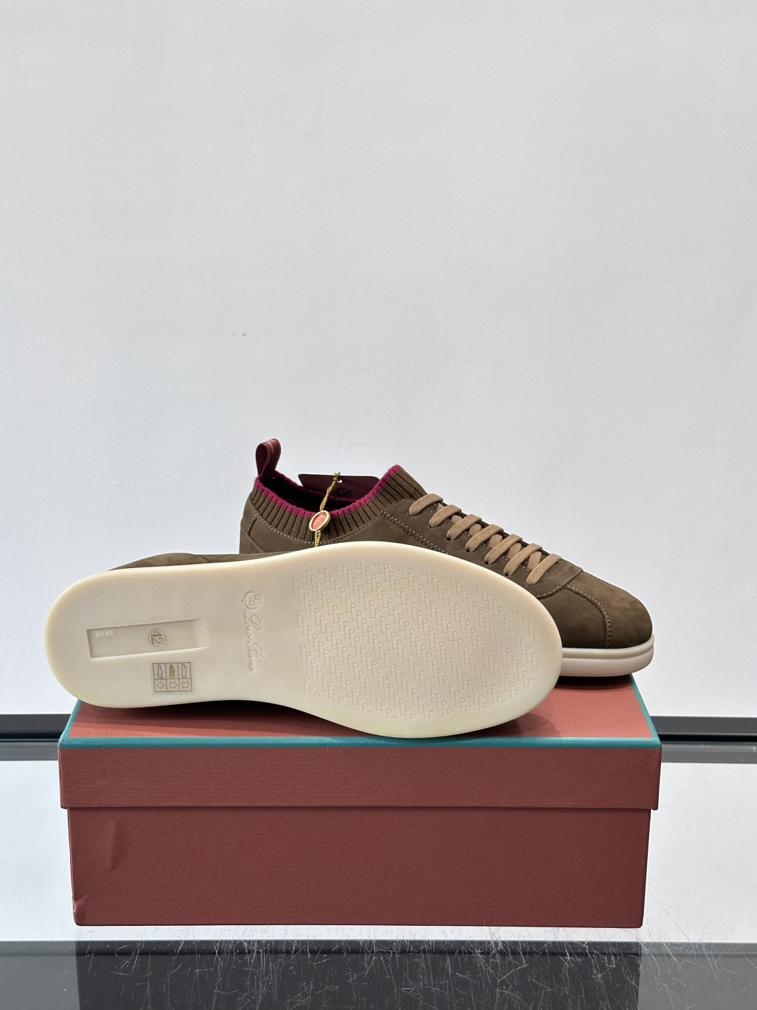 👟Loro Piana Soho 2.0 Walk男士休闲鞋，选用优质小牛皮，触感柔软细腻，简约百搭✨。