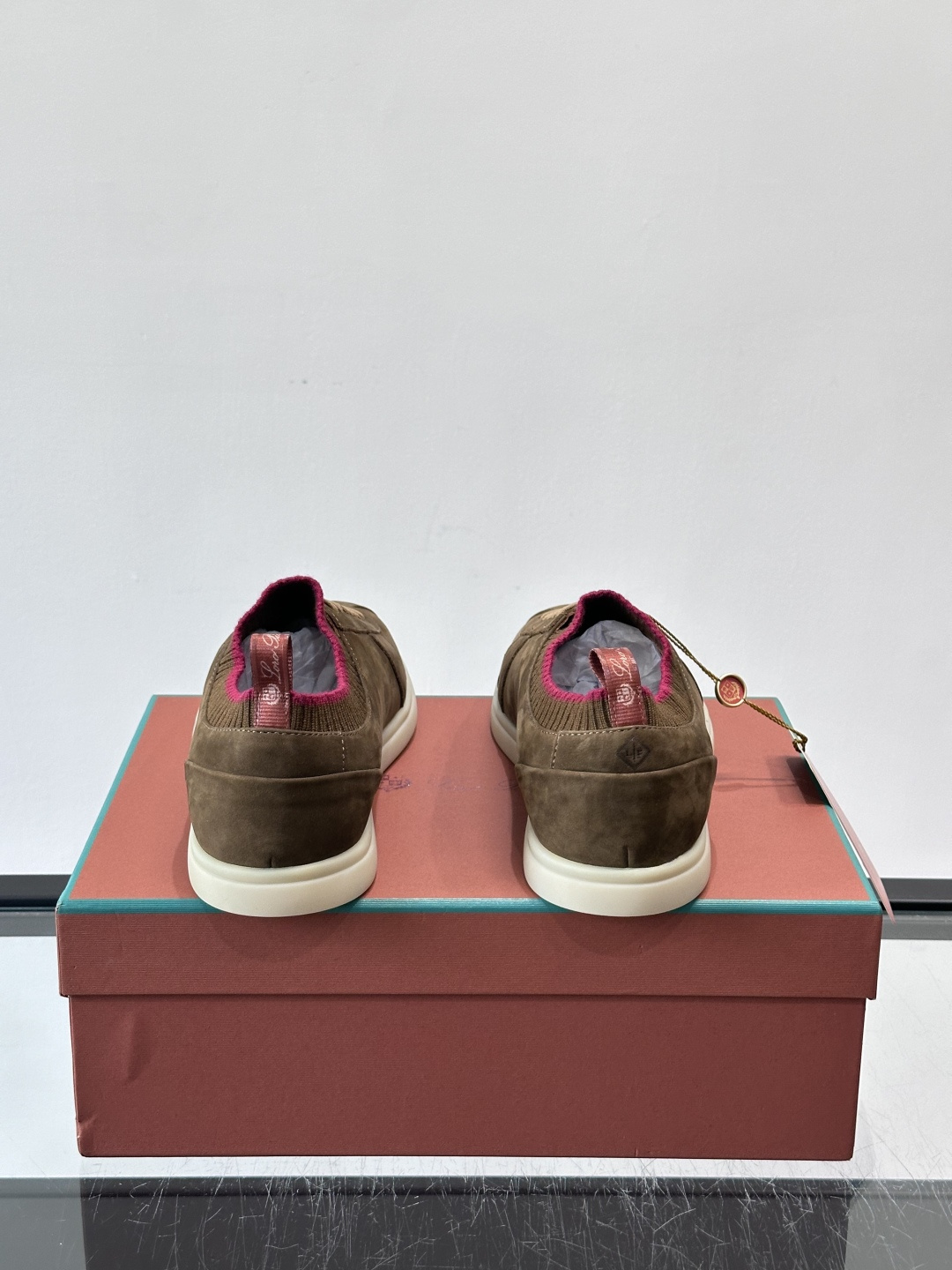 👟Loro Piana Soho 2.0 Walk男士休闲鞋，选用优质小牛皮，触感柔软细腻，简约百搭✨。