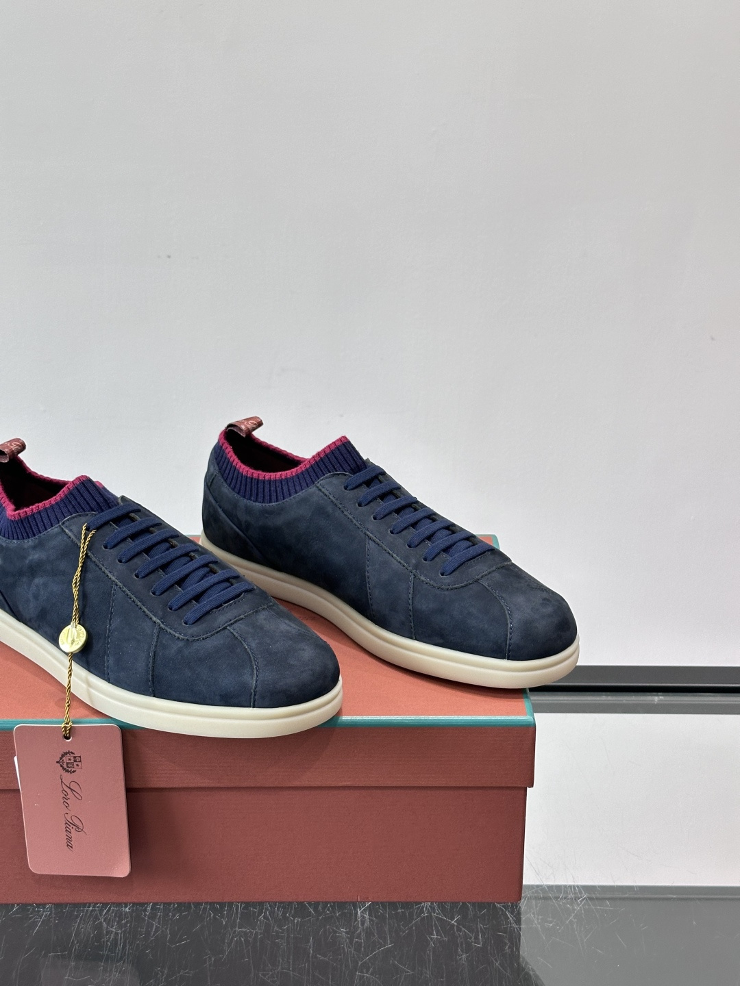 👟Loro Piana Soho 2.0 Walk男士休闲鞋，选用优质小牛皮，触感柔软细腻，简约百搭✨。