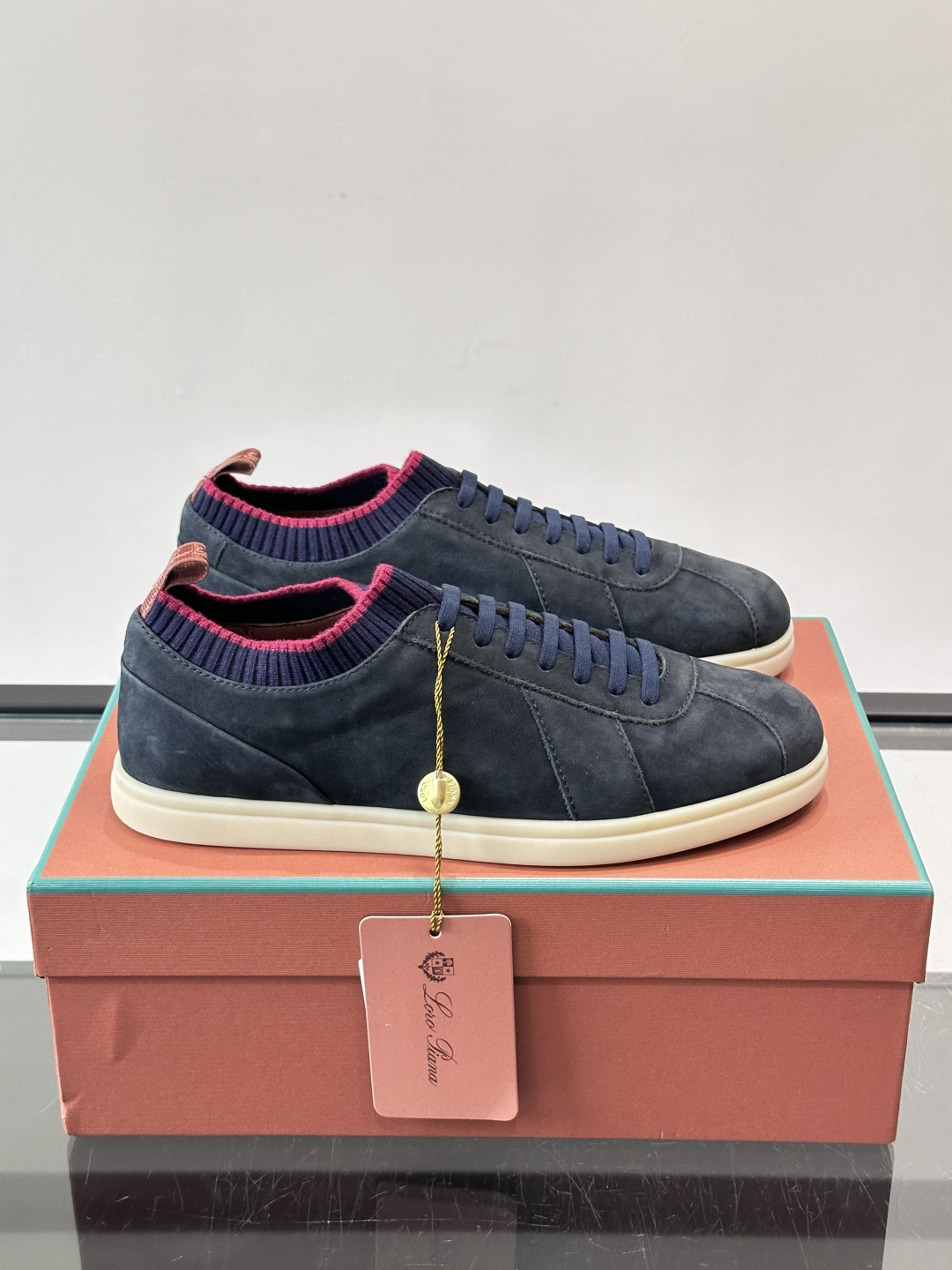 👟Loro Piana Soho 2.0 Walk男士休闲鞋，选用优质小牛皮，触感柔软细腻，简约百搭✨。