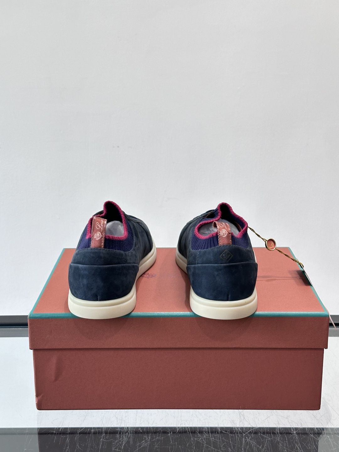 👟Loro Piana Soho 2.0 Walk男士休闲鞋，选用优质小牛皮，触感柔软细腻，简约百搭✨。