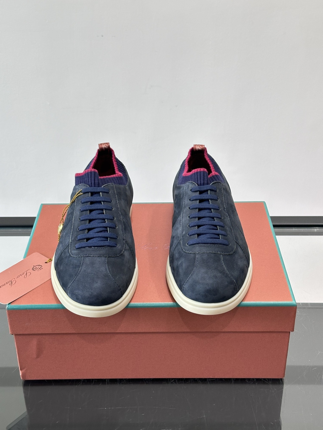 👟Loro Piana Soho 2.0 Walk男士休闲鞋，选用优质小牛皮，触感柔软细腻，简约百搭✨。
