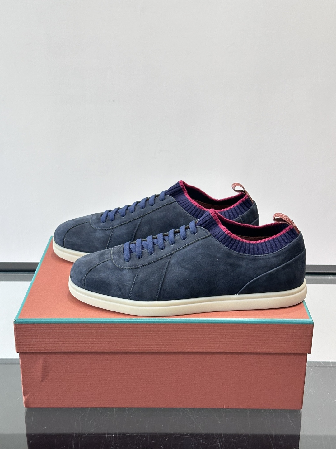 👟Loro Piana Soho 2.0 Walk男士休闲鞋，选用优质小牛皮，触感柔软细腻，简约百搭✨。