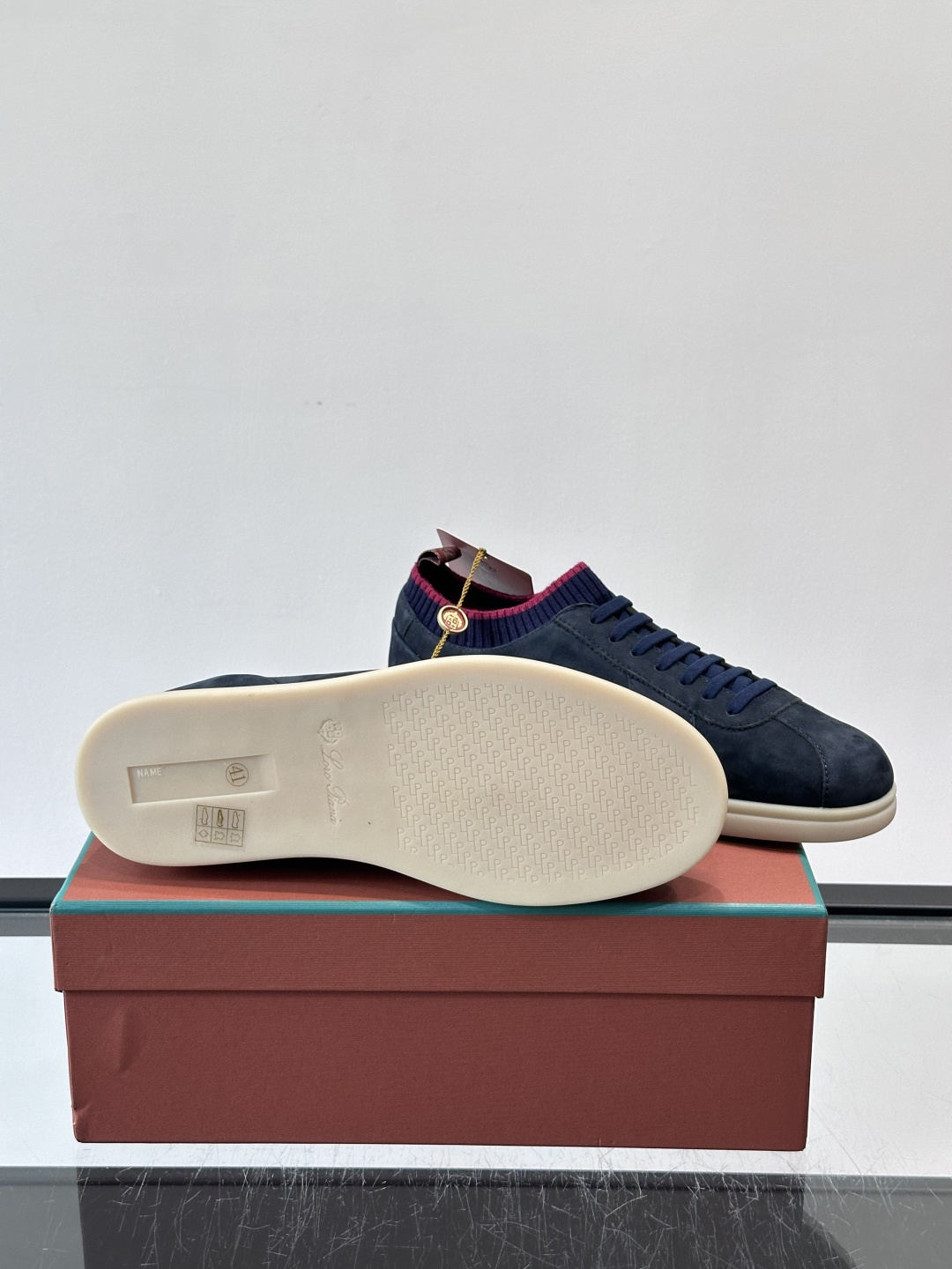 👟Loro Piana Soho 2.0 Walk男士休闲鞋，选用优质小牛皮，触感柔软细腻，简约百搭✨。